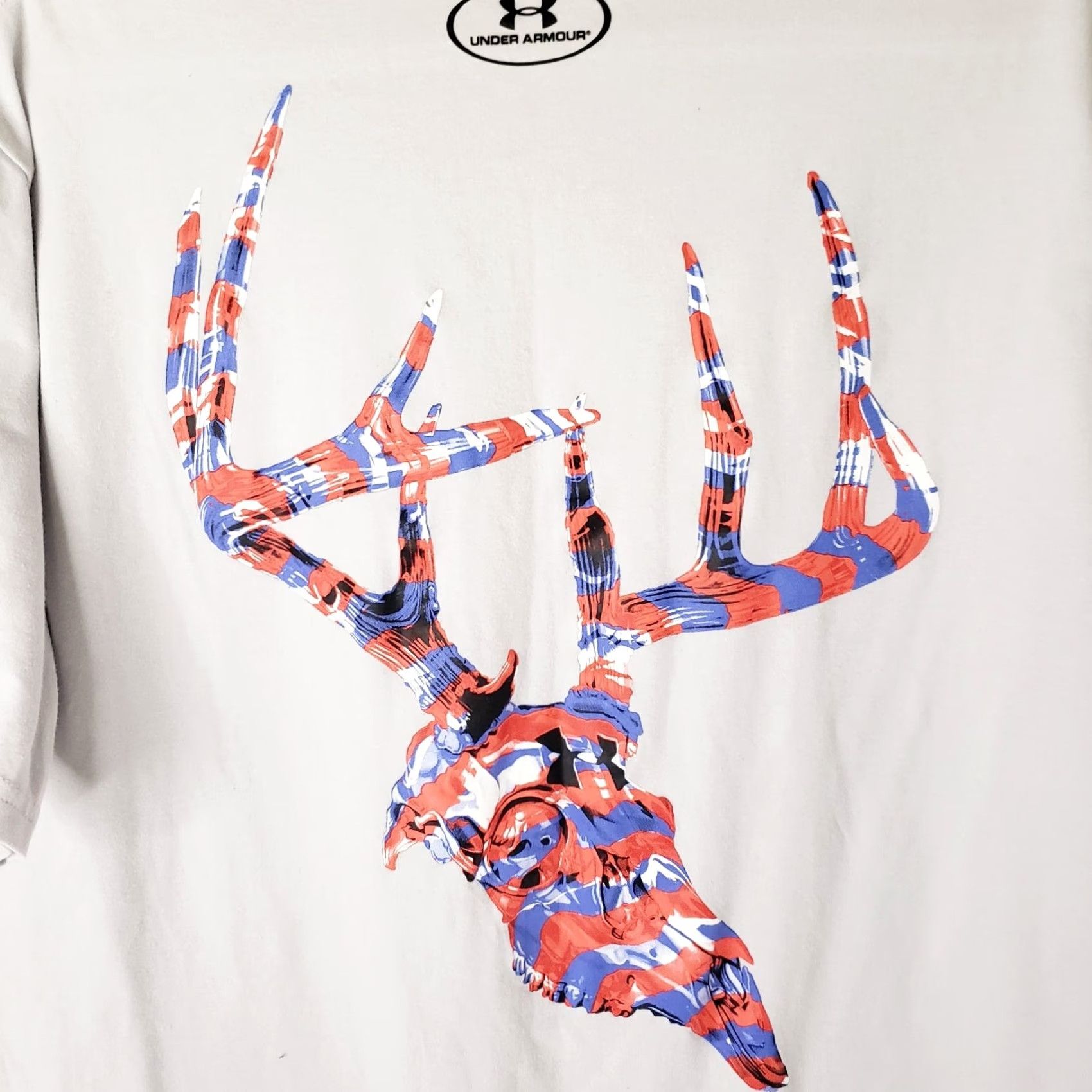 Under Armour UNDER ARMOUR Mens L Short Sleeve HeatGear Shirt Loose Fit Deer Rack White Shirt Size US L / EU 52-54 / 3 - 7 Thumbnail