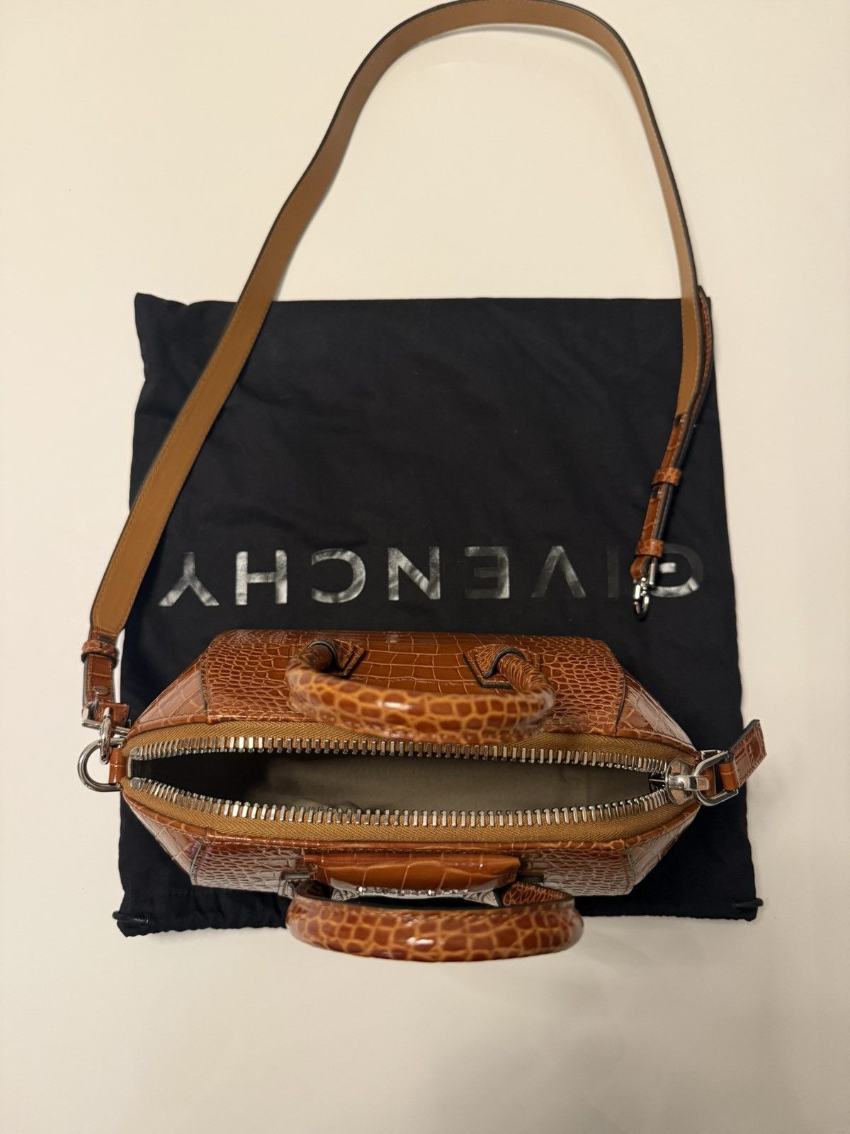 Givenchy Givenchy Brown Crocodile-Embossed Antigona Bag Size ONE SIZE - 5 Thumbnail
