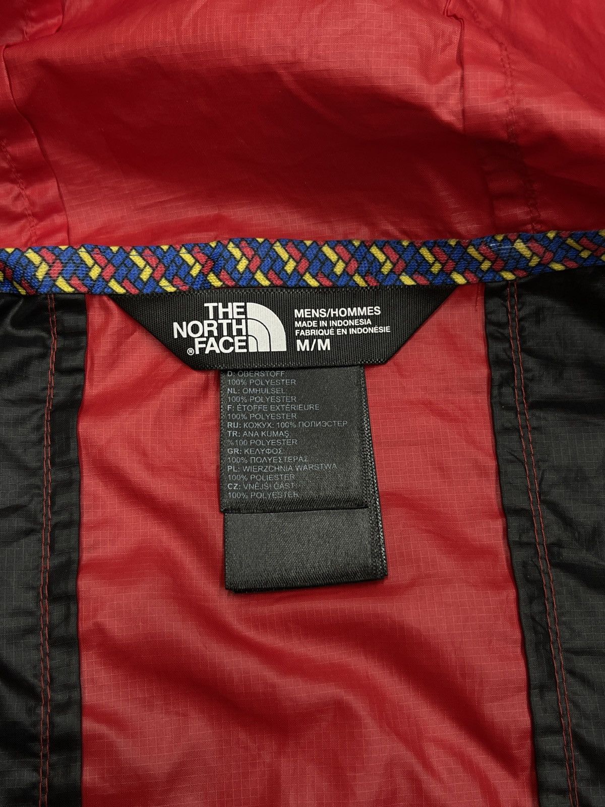 The North Face The North Face Mountain Raincoat Red/Black Outdoor Gorpcore Size US M / EU 48-50 / 2 - 13 Thumbnail