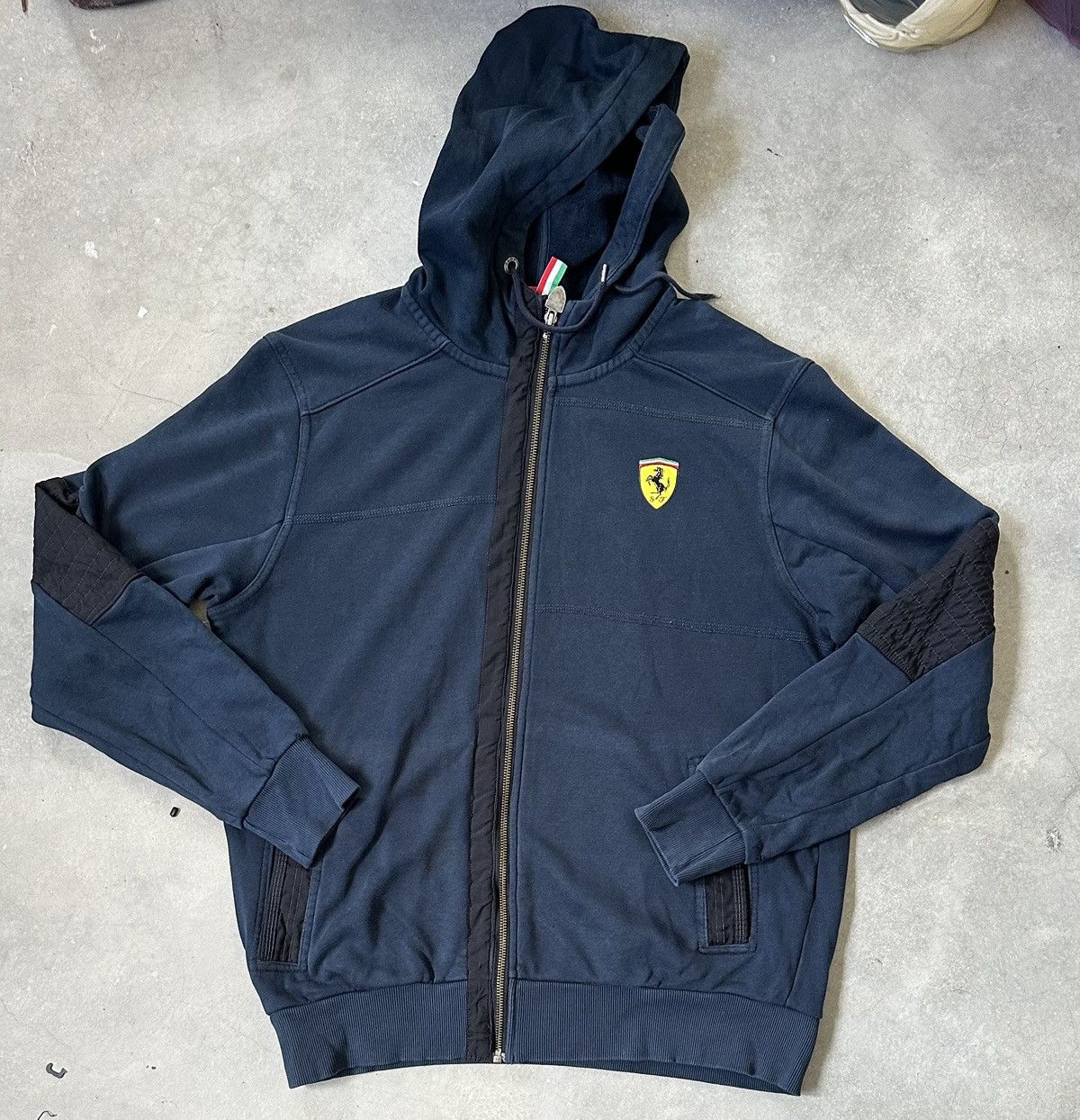 Puma VINTAGE PUMA X FERRARI SUN FADED MIDZIPPER HOODIE Size US L / EU 52-54 / 3 - 1 Thumbnail