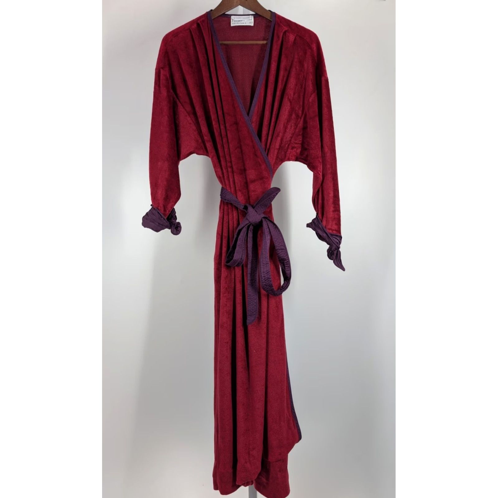 Mary McFadden VINTAGE Mary McFadden Couture Collection Robe Womens L Red Rayon Tie 49" 3/4 Sleeve Size L / US 10 / IT 46 - 2 Thumbnail