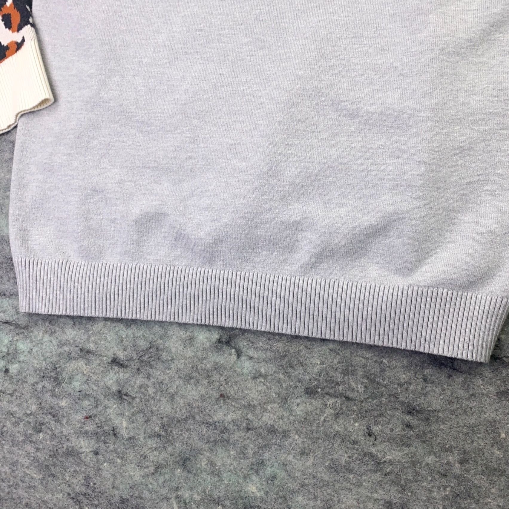 Vintage Versona Sweater Women's XL Gray Knit Crew Neck Leopard Print Sleeves Size XL / US 12-14 / IT 48-50 - 5 Thumbnail