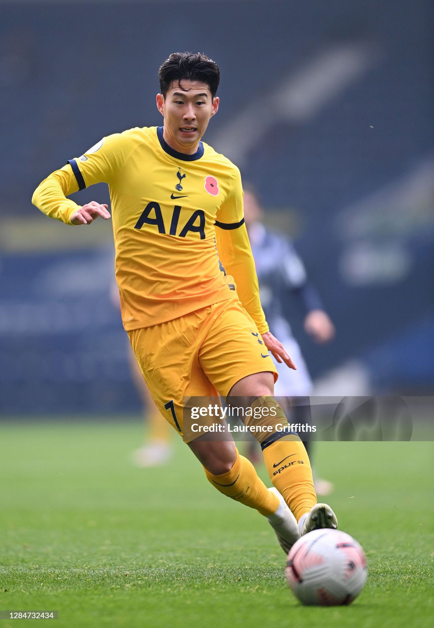 Nike Tottenham Hotspur 2020 #7 SON Heung Min Third Jersey Size US M / EU 48-50 / 2 - 5 Thumbnail