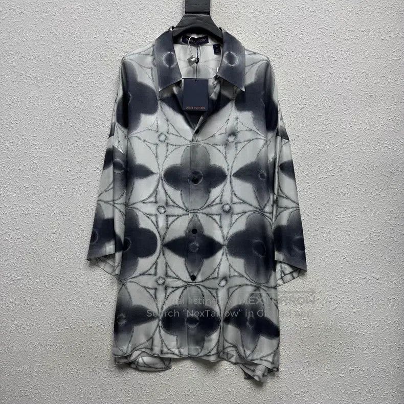 Louis Vuitton Louis Vuitton size 4l SS23 Show Style Ink Style Floral logo Size US M / EU 48-50 / 2 - 1 Thumbnail