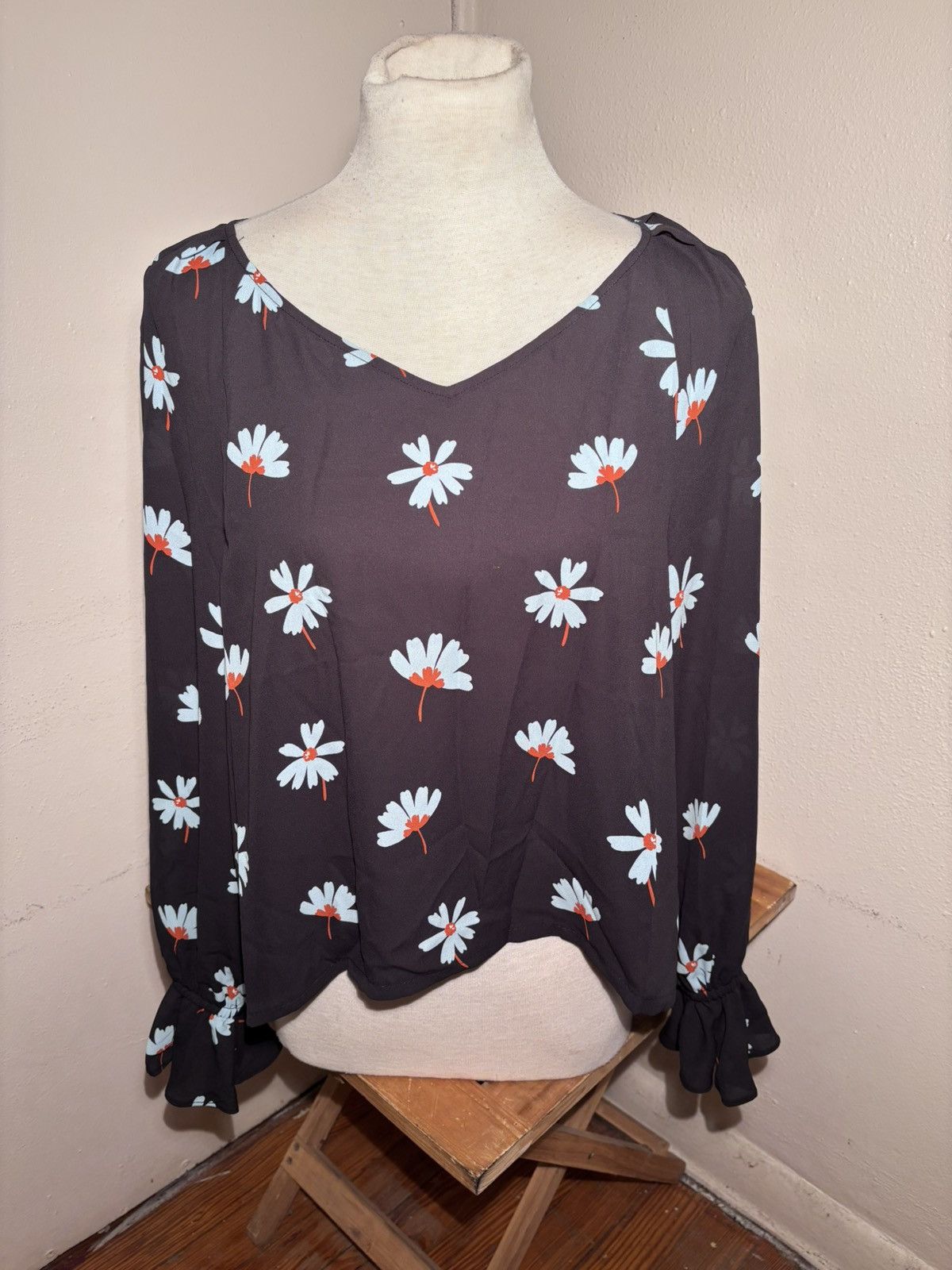 Bar III Bar lll Floral Mesh Blouse Size XL / US 12-14 / IT 48-50 - 1 Thumbnail