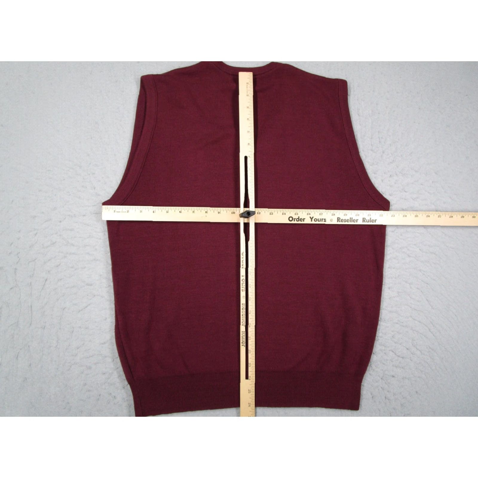 Izod VINTAGE IZOD Sweater Vest Mens Large Burgundy V Neck Crest Logo Made USA 90s Size US L / EU 52-54 / 3 - 5 Thumbnail