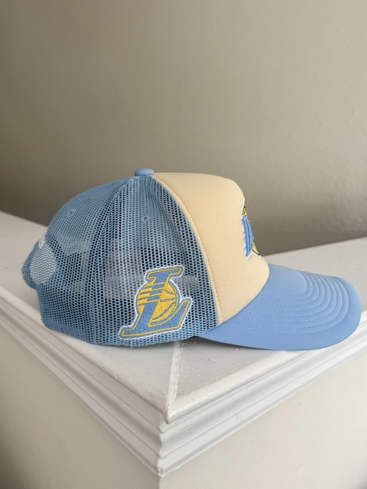 Mitchell & Ness Los Angeles Lakers Trucker Hat Size ONE SIZE - 2 Thumbnail