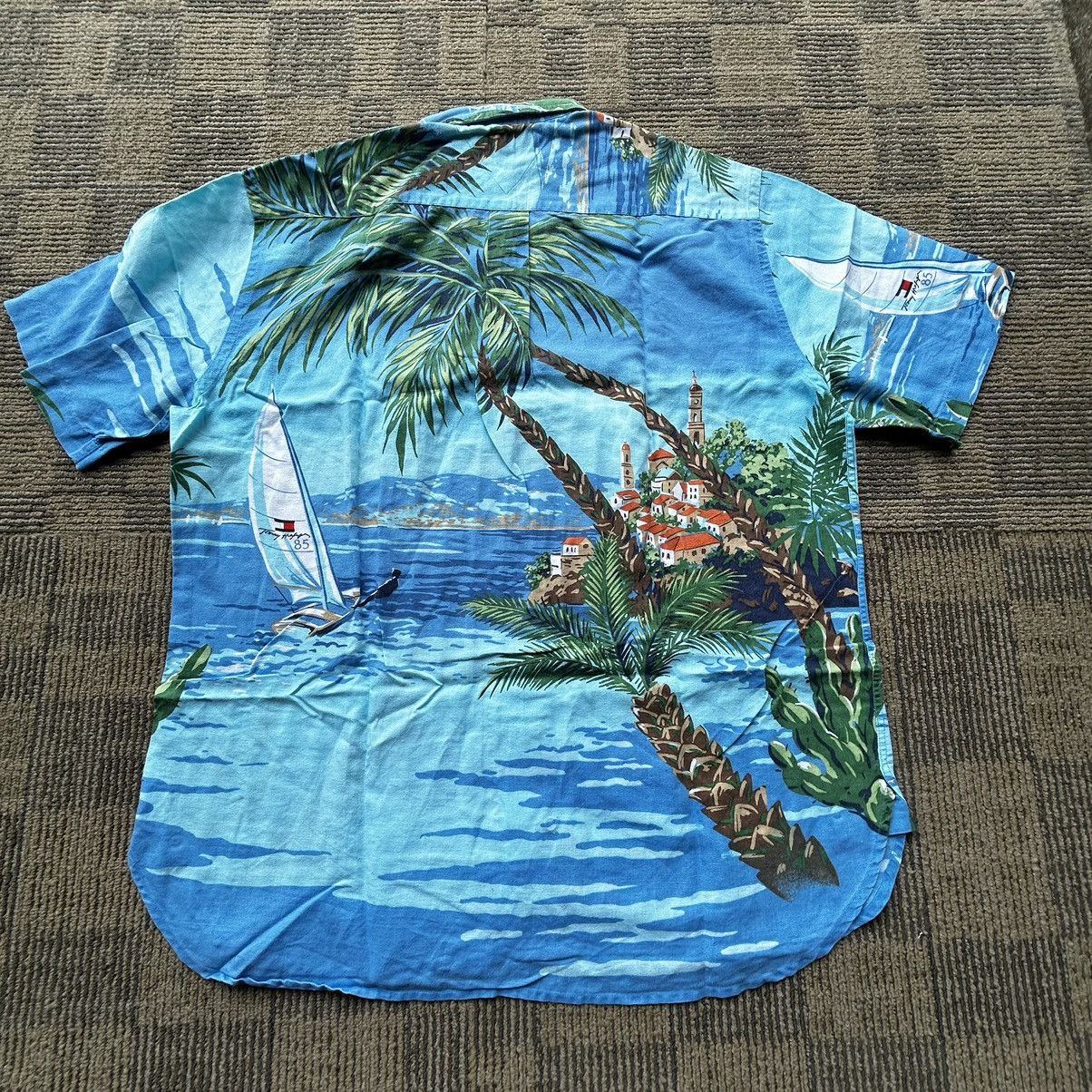 Tommy Hilfiger Vintage Tommy Hilfiger Blue Tropical AOP Button-Up Shirt Size US M / EU 48-50 / 2 - 6 Thumbnail