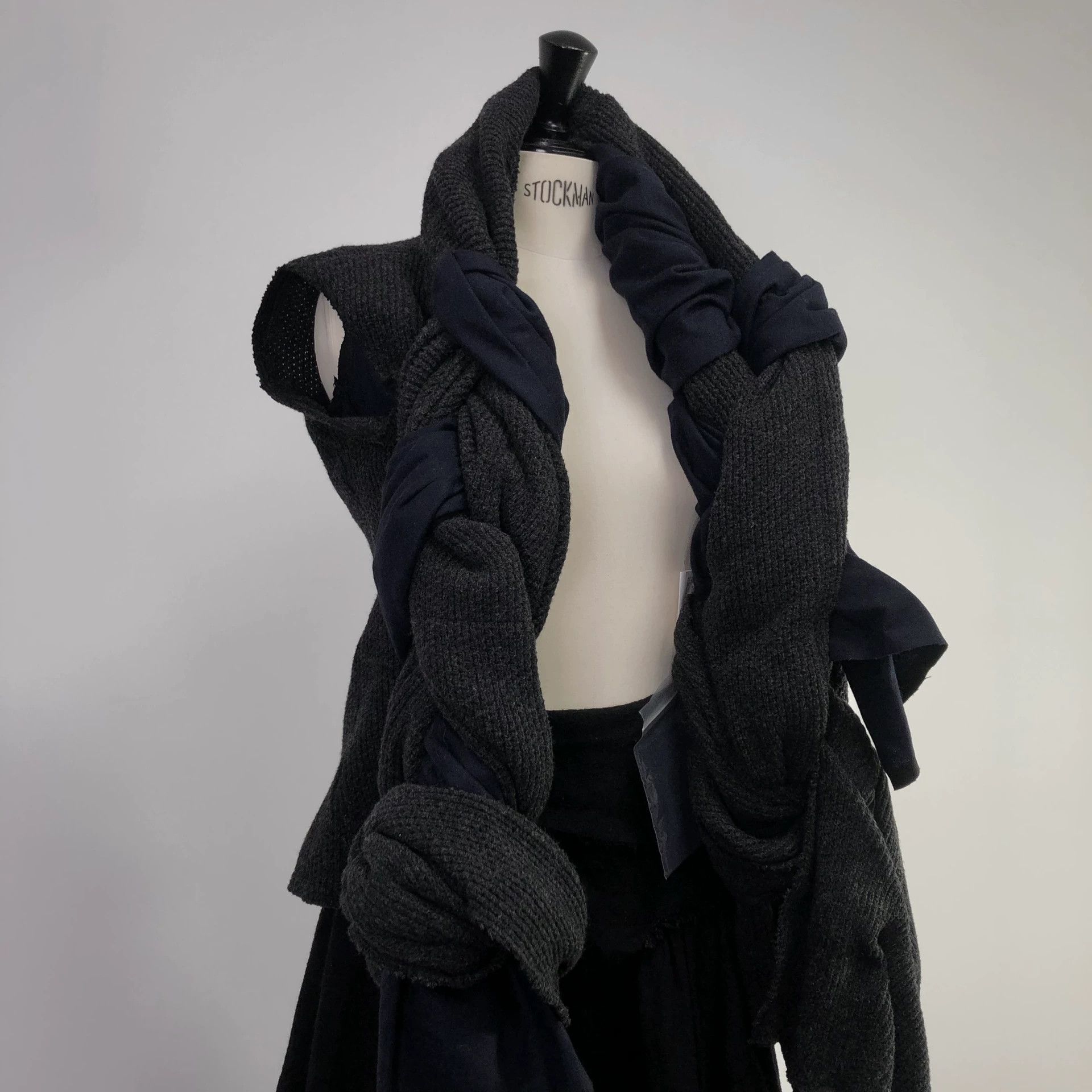 Comme des Garcons CDG 14AW Monster Twisted Knit Vest Size S / US 4 / IT 40 - 1 Thumbnail