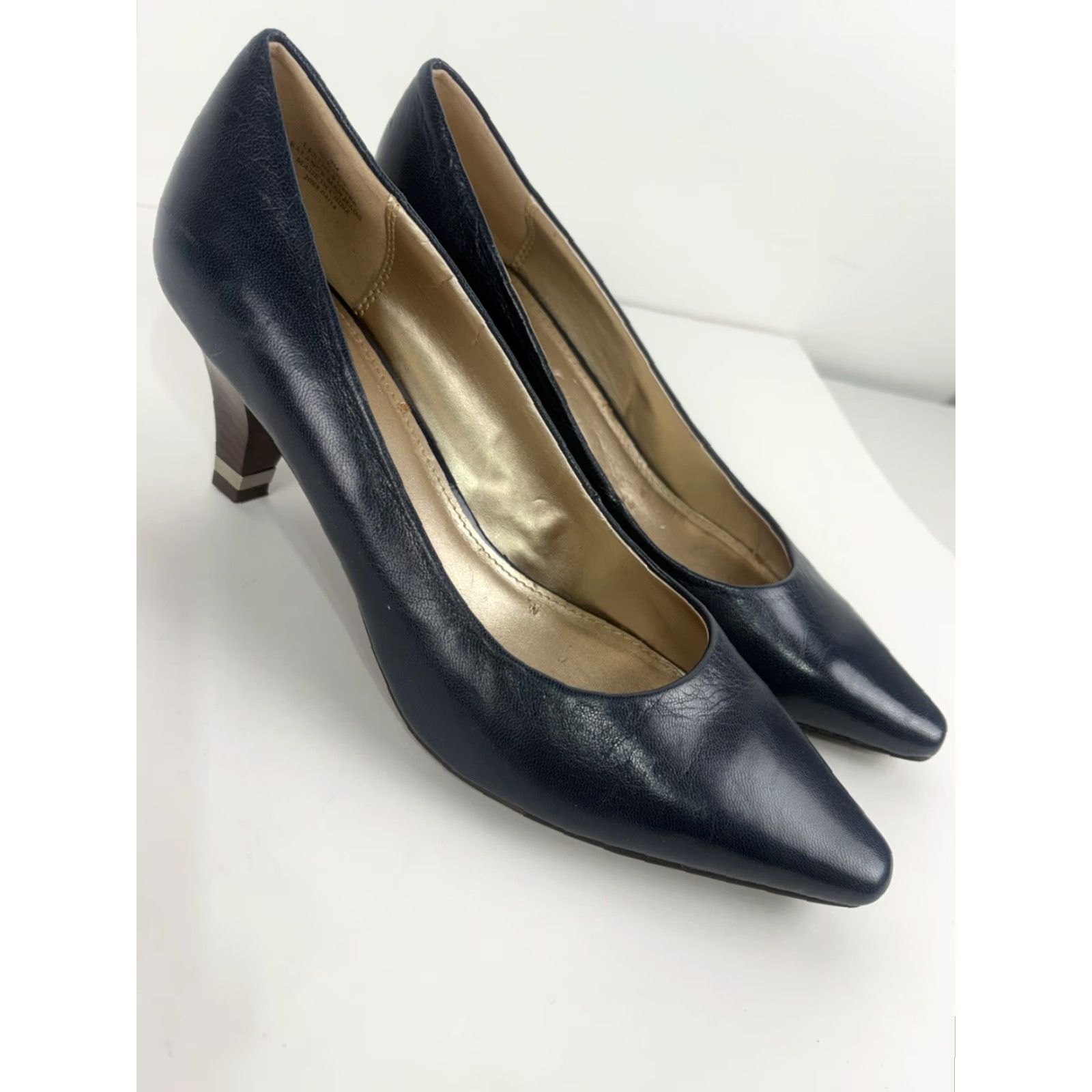 Vintage **Circa Joan & David Luxe Women's Blue Pointed Toe Slip-On Heels Size 9M** User: Circa Joan & David Luxe Women's Blue Pointed Toe Heels Size 9M Size US 9 / IT 39 - 3 Thumbnail