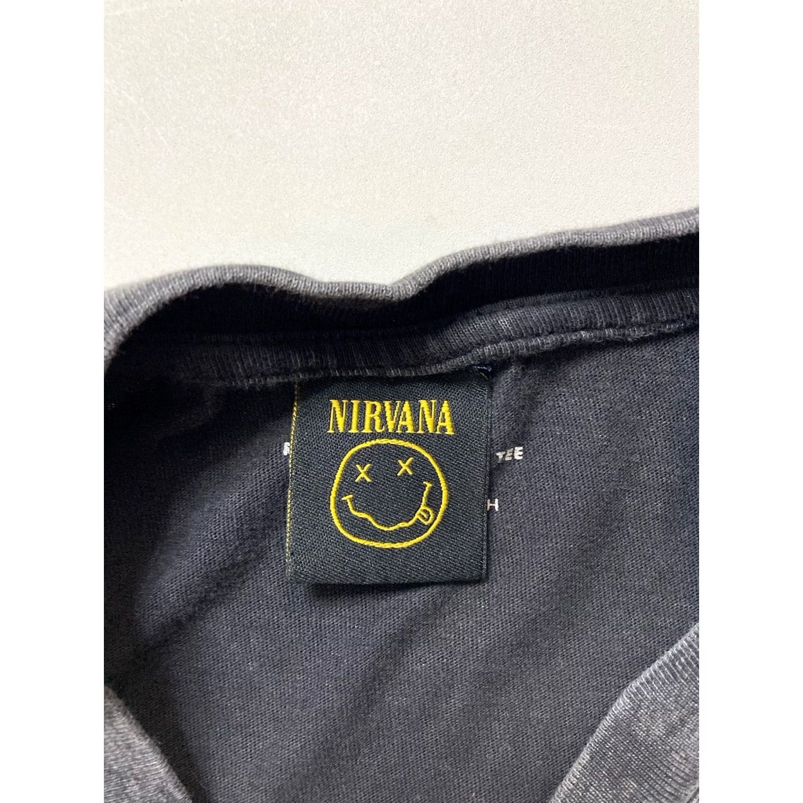 Vintage Nirvana Graphic T-shirt Womens Small Oversized Relaxed Black Music Shirt Size S / US 4 / IT 40 - 4 Thumbnail
