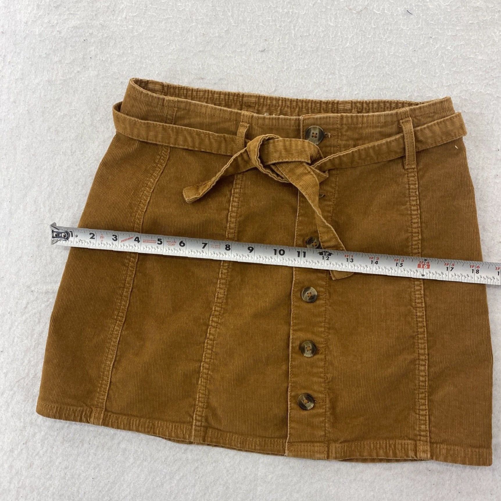 American Eagle Outfitters AMERICAN EAGLE OUTFITTERS Women's A-LINE CORDUROY SKIRT Size 4 Camel Brown - 90s Preppy Vibe, Short Length, Button Closure, Lined, Dark Wash Size 27" / US 4 / IT 40 - 4 Thumbnail