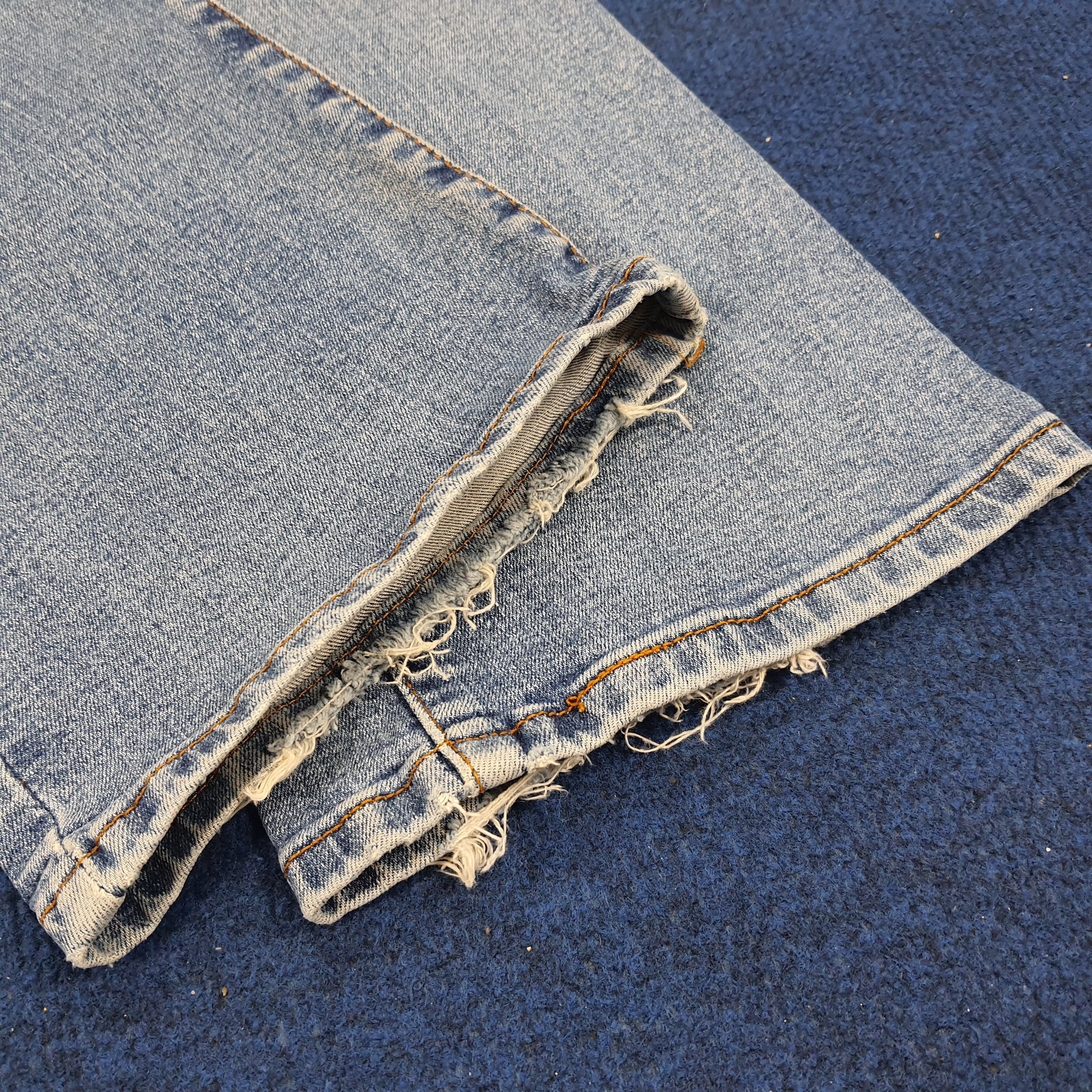 Levi's × Vintage Vintage Levi's 550 Relaxed Boot Cut Distressed Jeans Size US 30 / EU 46 - 12 Thumbnail