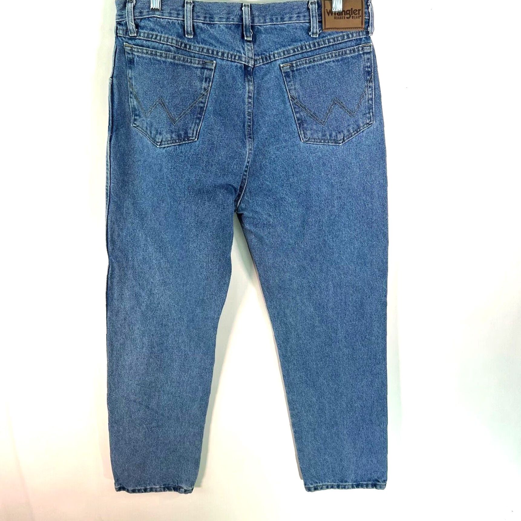 Wrangler Wrangler Rugged Wear Jeans Mens 38 Regular Blue Denim 38X32 Straight 5-Pocket Belt Loops Zipper Button Machine Washable Casual Classic Size US 38 / EU 54 - 2 Thumbnail