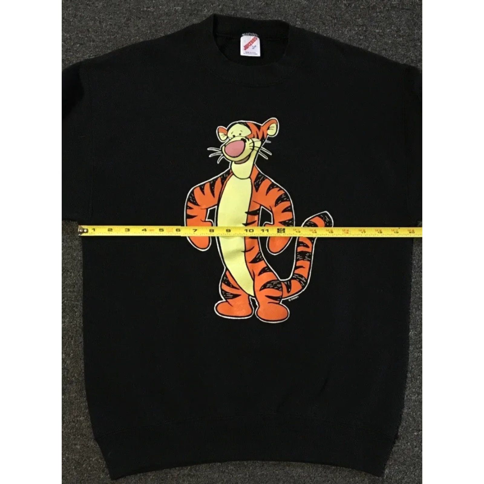Disney VINTAGE 90s Disney Tigger Sweatshirt S Disneyland Funny Cartoon Mickey Mouse Grunge Hoodie Men Black Size S Size US S / EU 44-46 / 1 - 5 Thumbnail