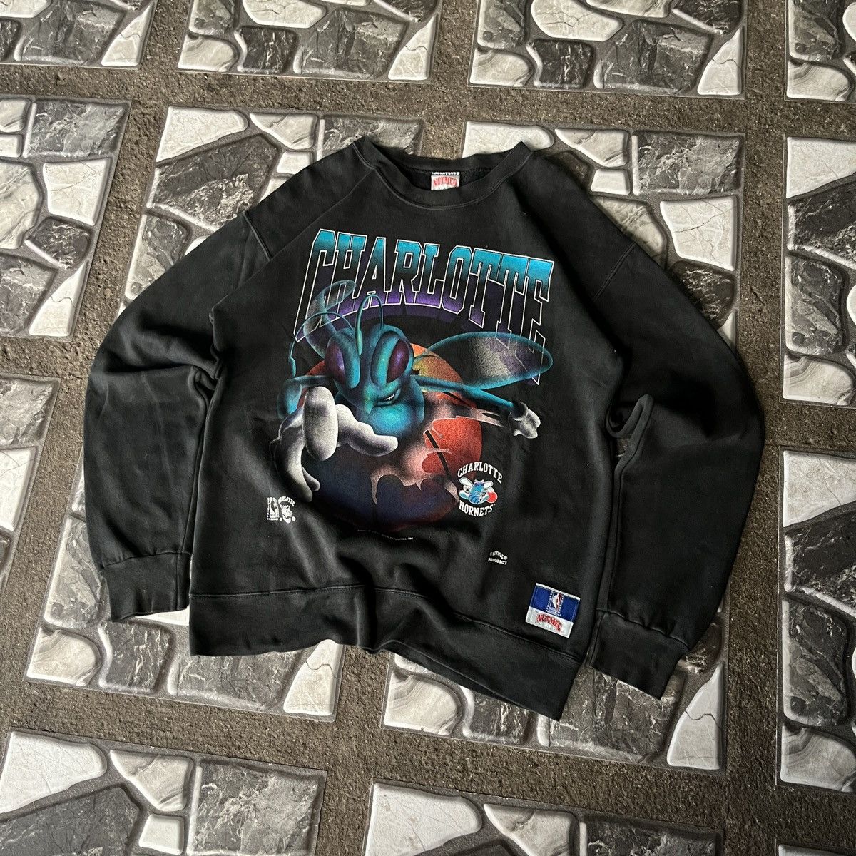 Nutmeg ‘94 Charlotte Hornets Crewneck Size US L / EU 52-54 / 3 - 1 Thumbnail