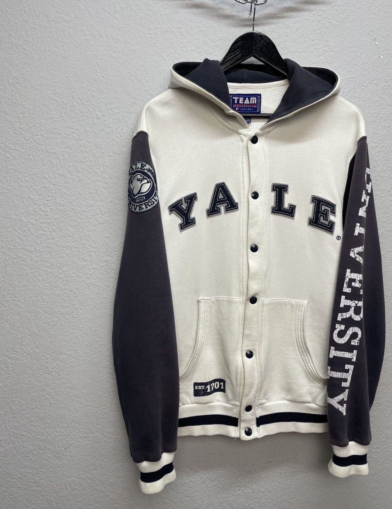 Vintage Vintage 00s Yale University Boxy Fit Big Logo Zip Hoodie Size US M / EU 48-50 / 2 - 4 Thumbnail