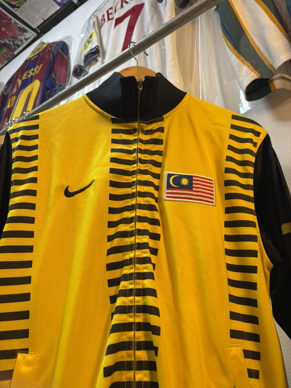 Nike Vintage Y2K Malaysia Football Tracksuit Size US L / EU 52-54 / 3 - 2 Thumbnail