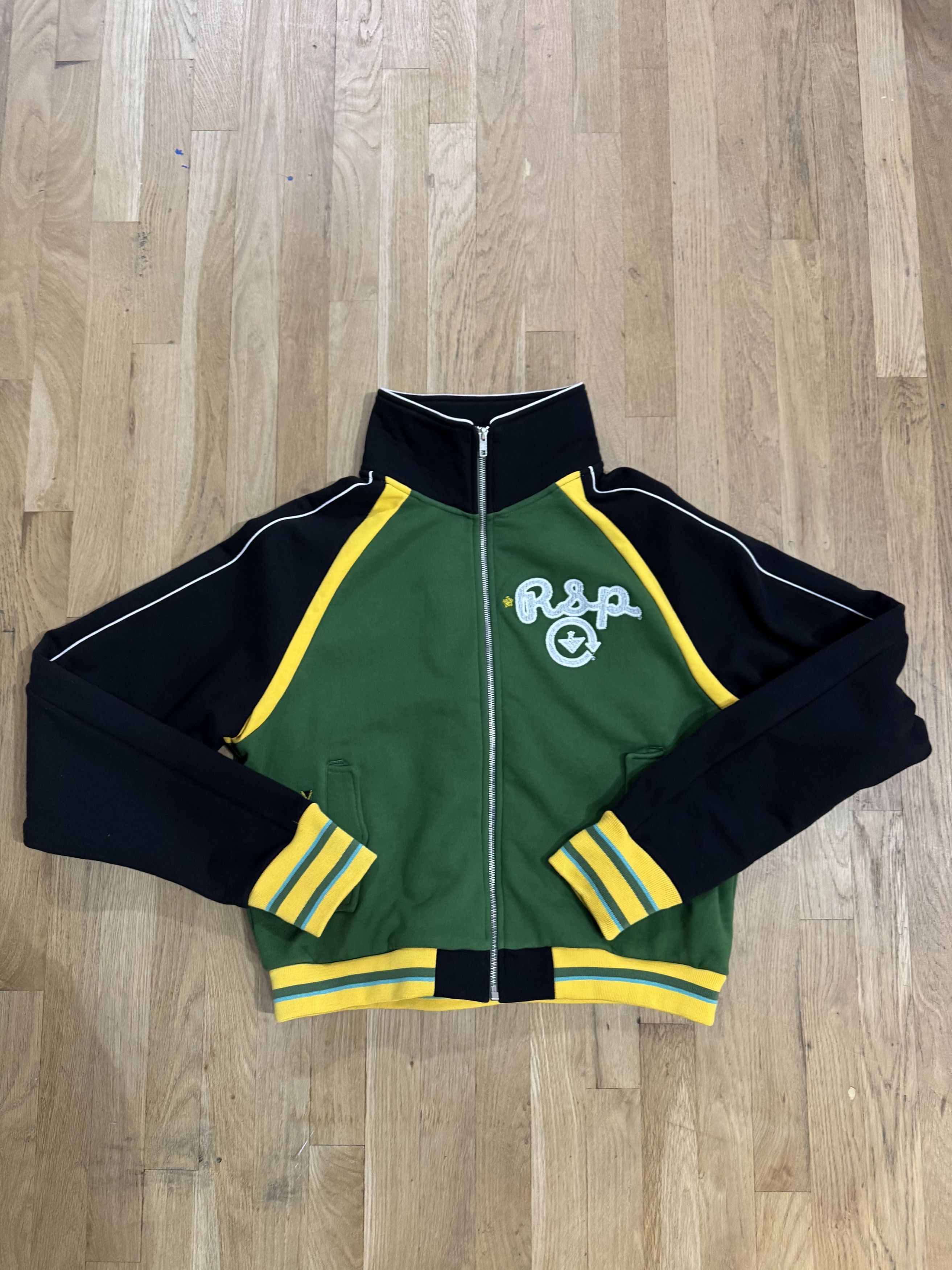 GV Gallery Raspberry Hills Jamaica Berry Jacket