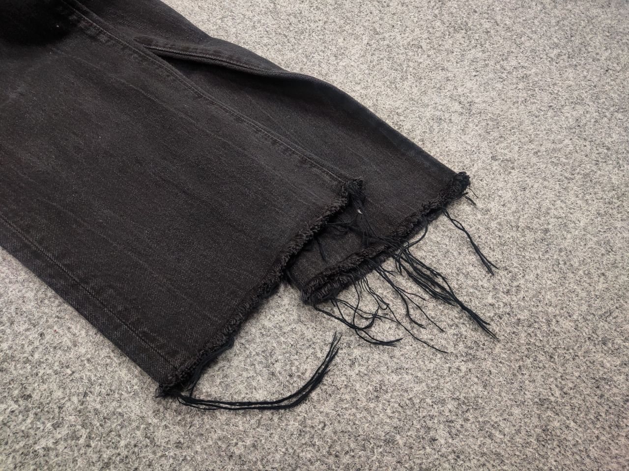 Helmut Lang Helmut Lang High Rise Raw Crop Black Stone Denim Jeans Size 28" / US 6 / IT 42 - 11 Thumbnail