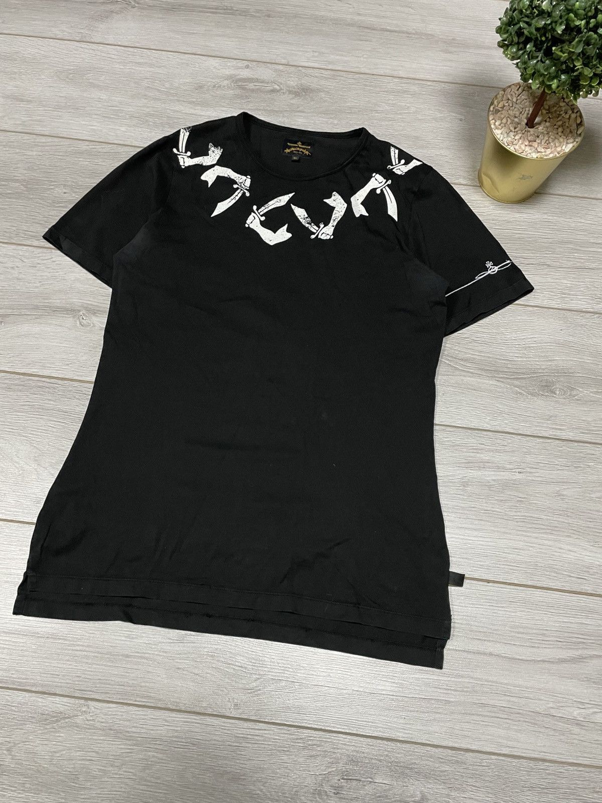 Vivienne Westwood Vivienne Westwood arm & cutlass vintage t-shirt Size US XL / EU 56 / 4 - 2 Thumbnail