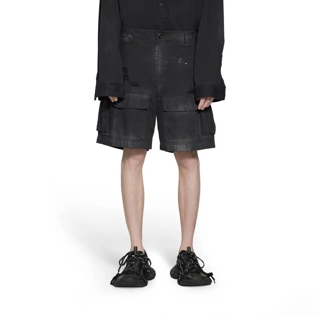 Balenciaga o1w1db10425 Large Cargo Shorts in Black Size US 26 / EU 42 - 5 Thumbnail