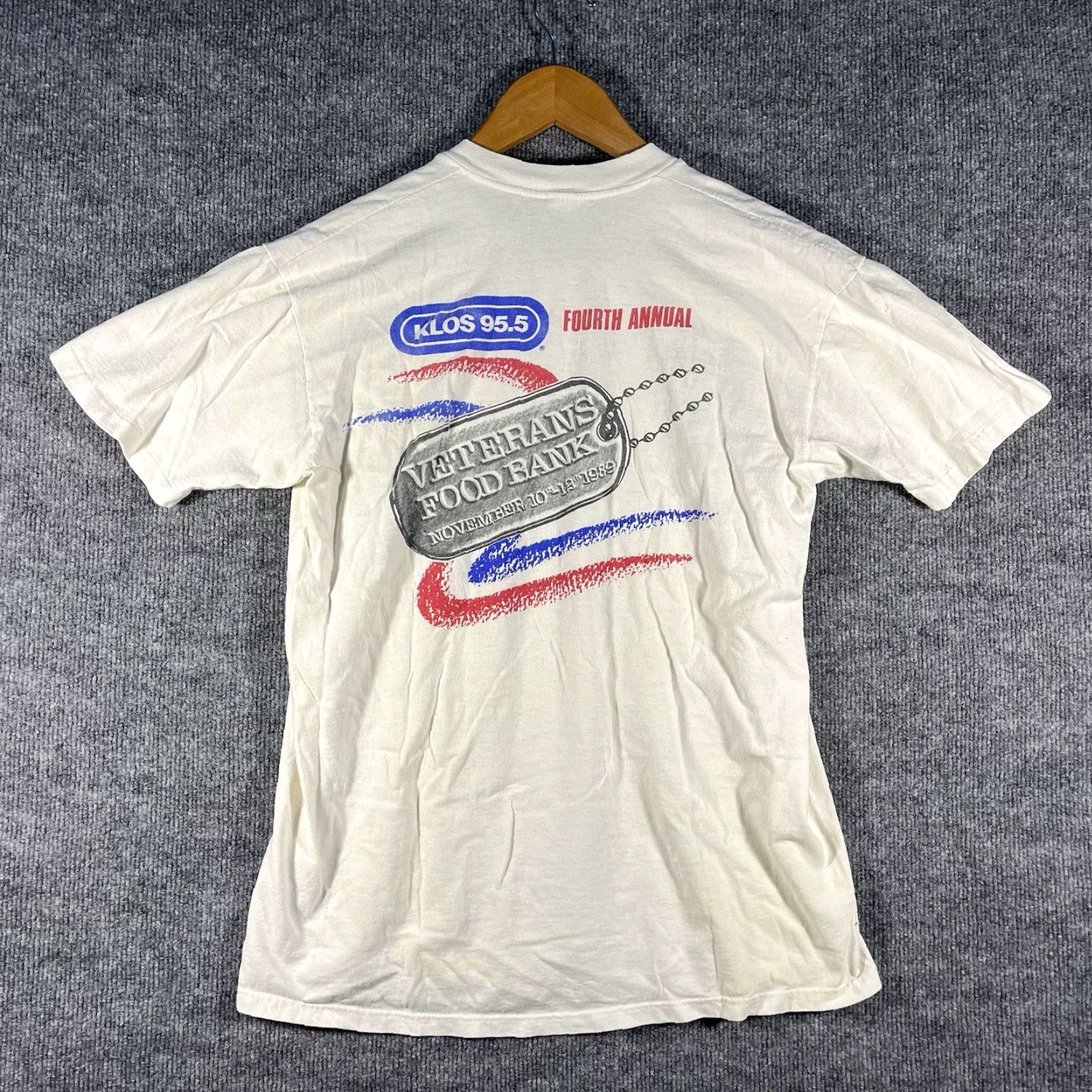 Vintage VINTAGE Stedman 80s KLOS 95.5 Veterans Rock Radio T-Shirt Adult Large White Graphic Tee Mens USA Size US L / EU 52-54 / 3 - 3 Thumbnail