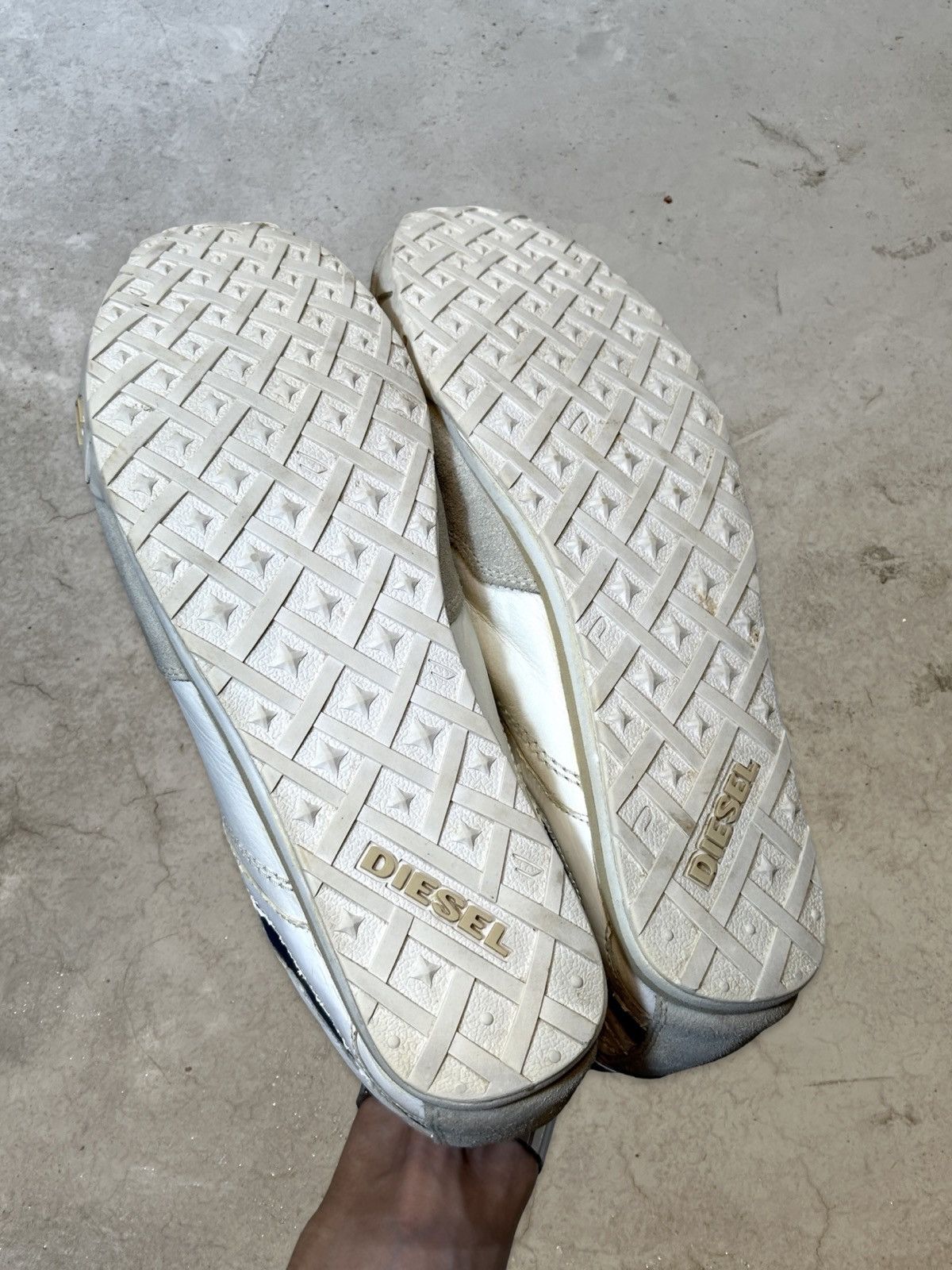 Diesel (SS10) RUN-AWAY LOW TOP Size US 10.5 / EU 43-44 - 8 Thumbnail