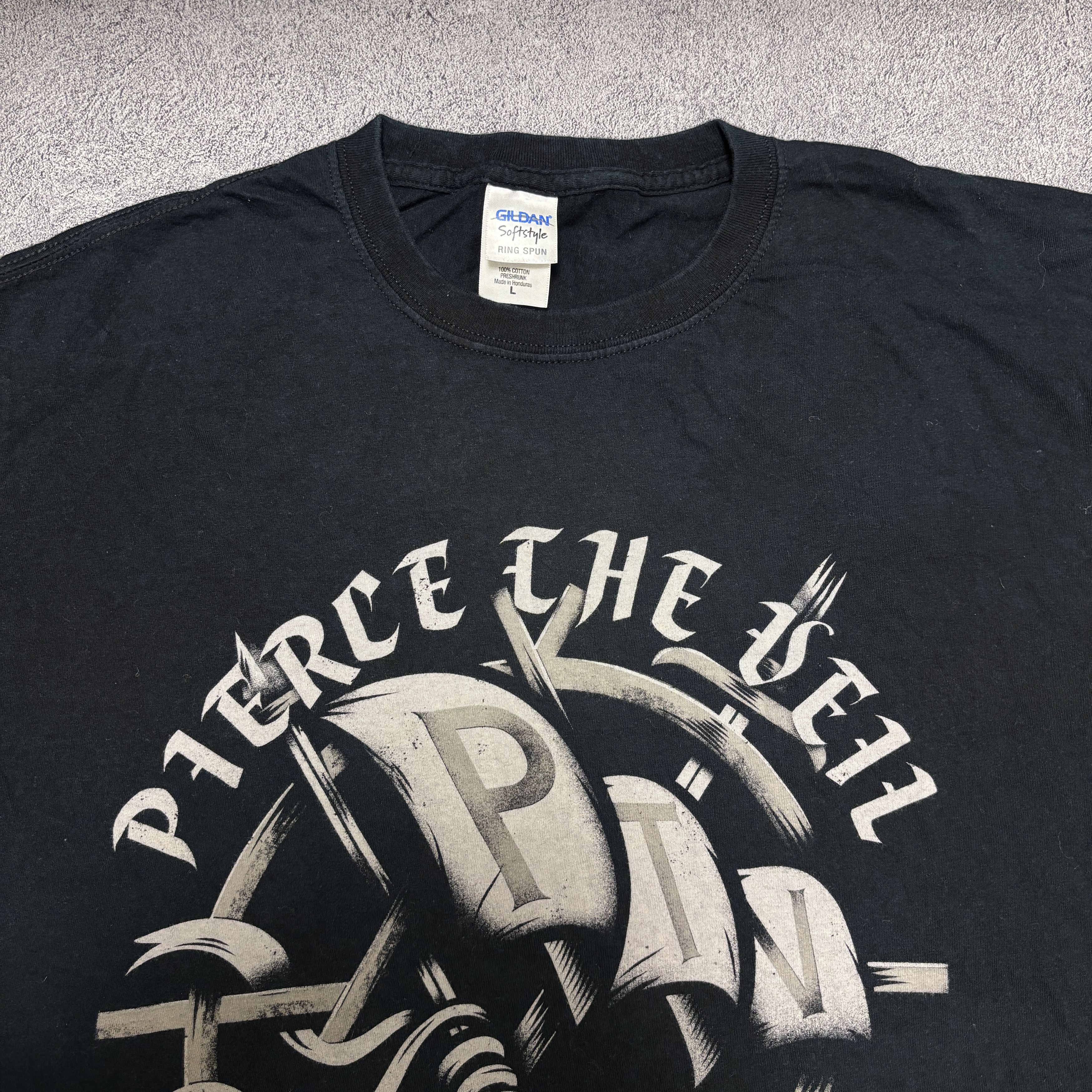 Band Tees × Vintage Pierce The Veil Shirt Vintage Band Tees My Chemical Romance Size US L / EU 52-54 / 3 - 4 Thumbnail