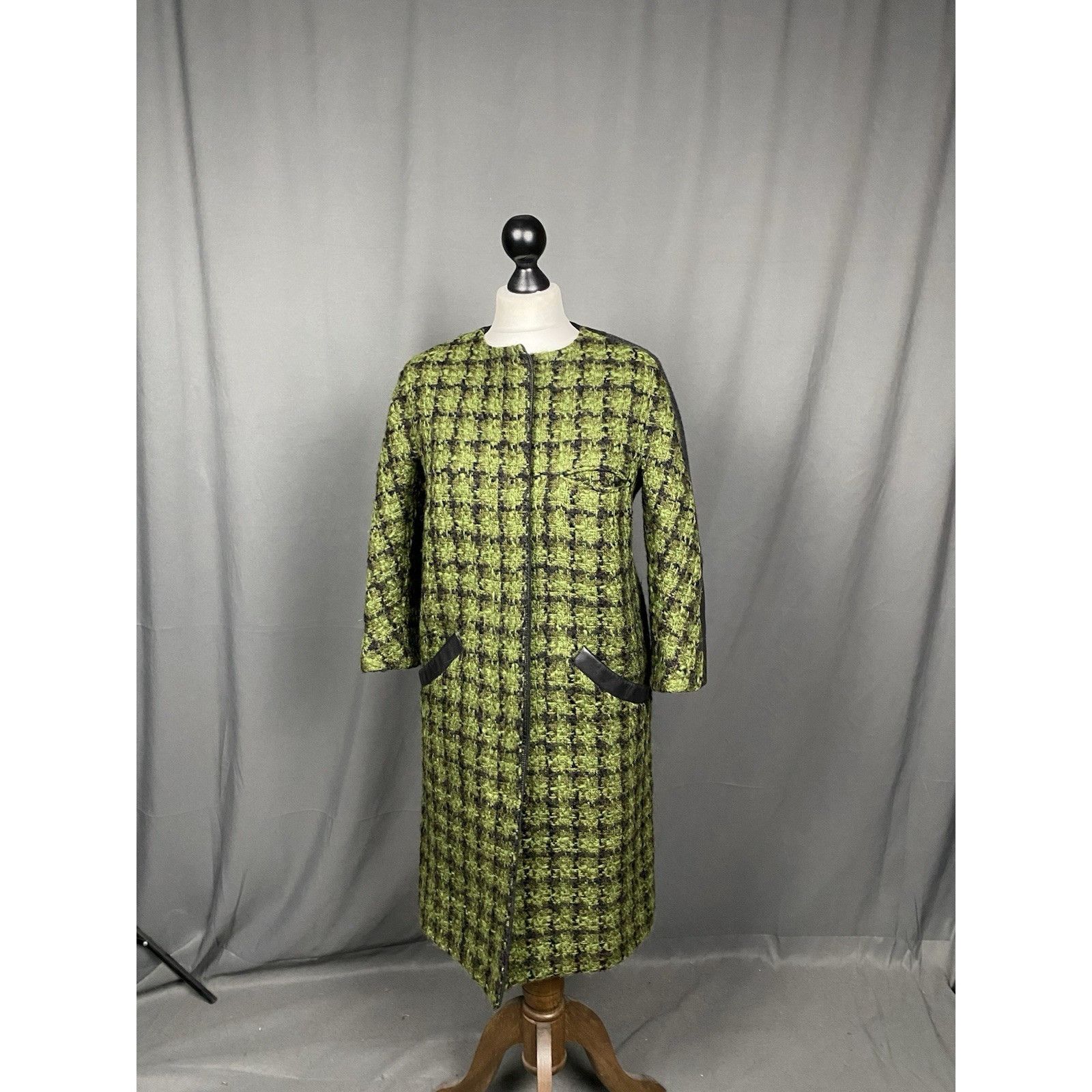 Louis Vuitton Louis Vuitton Green Tweed & Leather Trim Colarless Coat Size Size S / US 4 / IT 40 - 4 Thumbnail