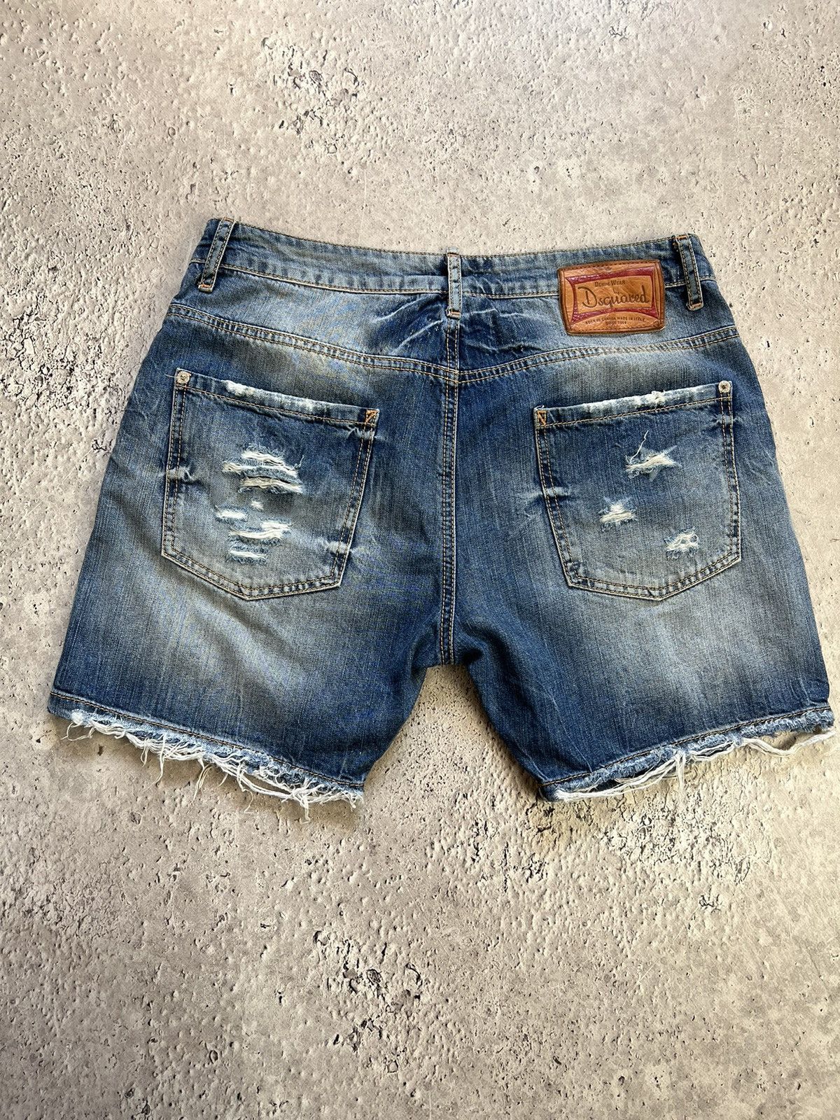 Dsquared2 Dsquared distressed luxury jeans shorts Size US 30 / EU 46 - 8 Thumbnail