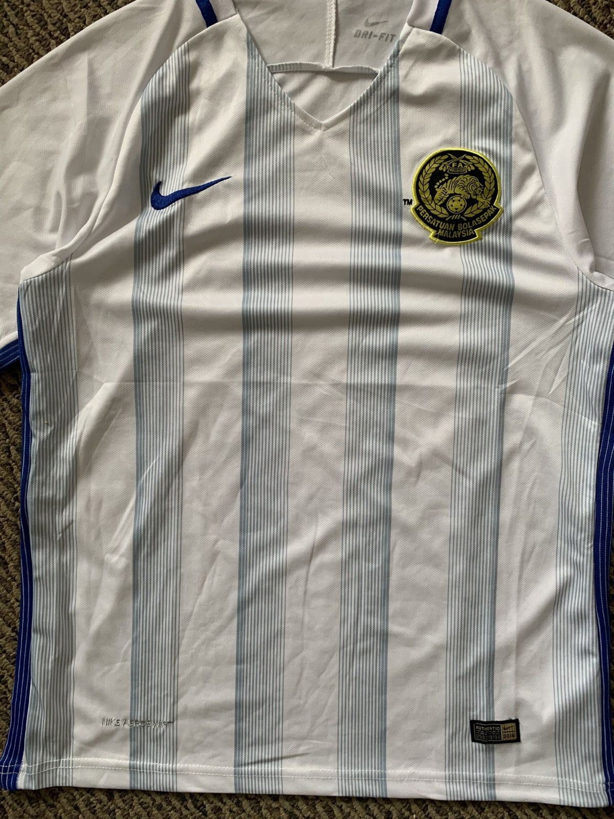 Nike Nike 2016 Malaysia National Soccer Team Away Jersey Dri-fit Size US L / EU 52-54 / 3 - 2 Thumbnail