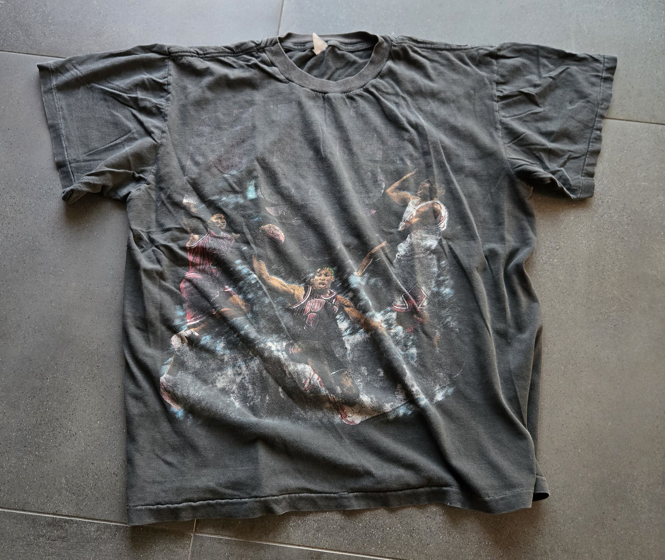 Vintage Chicago bulls TOP rap tee faded Jordan Y2K vintage Size US S / EU 44-46 / 1 - 1 Thumbnail