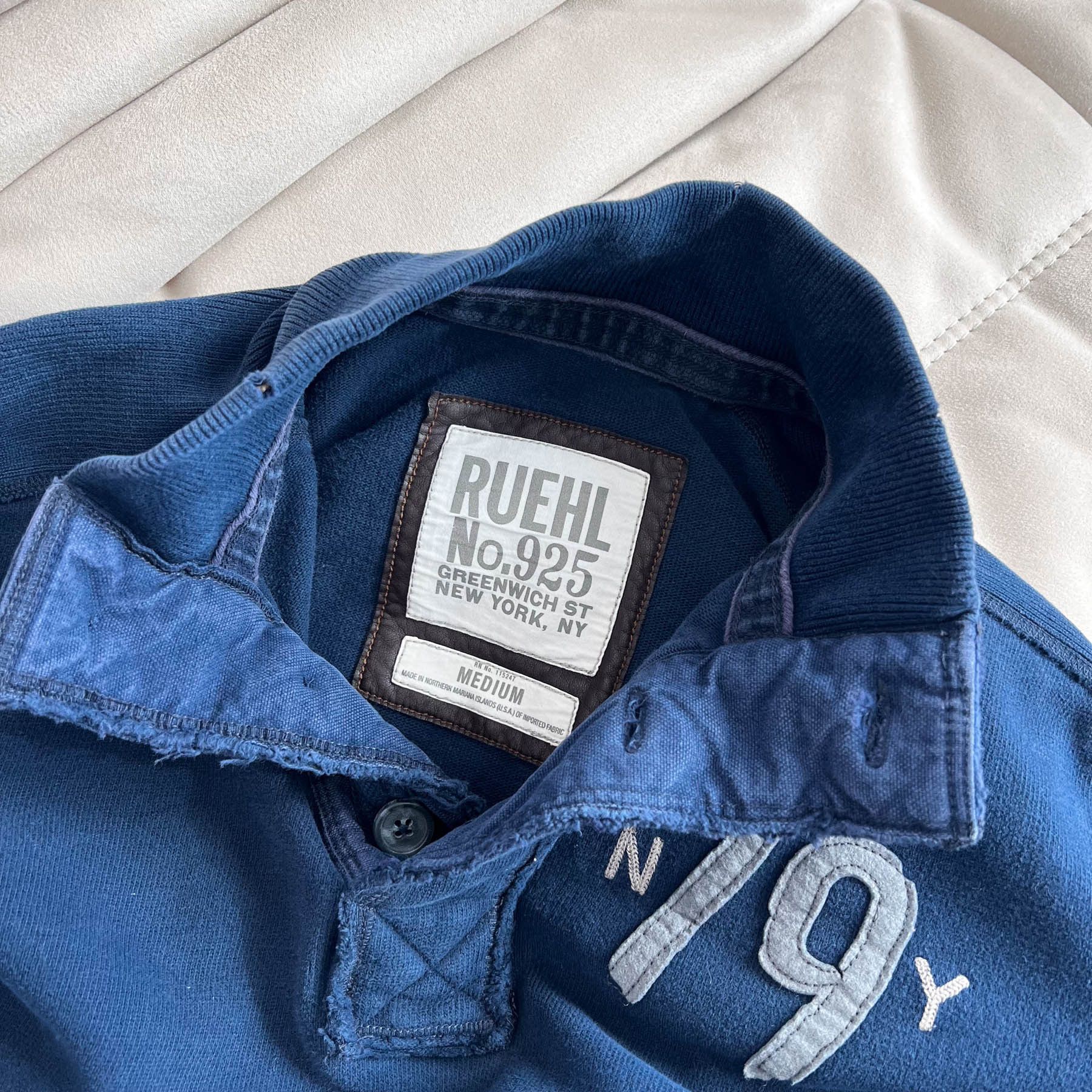 Ruehl No. 925 Ruehl No. 925 Soft Naturally Distressed Collared Sweatshirt Size US M / EU 48-50 / 2 - 4 Thumbnail