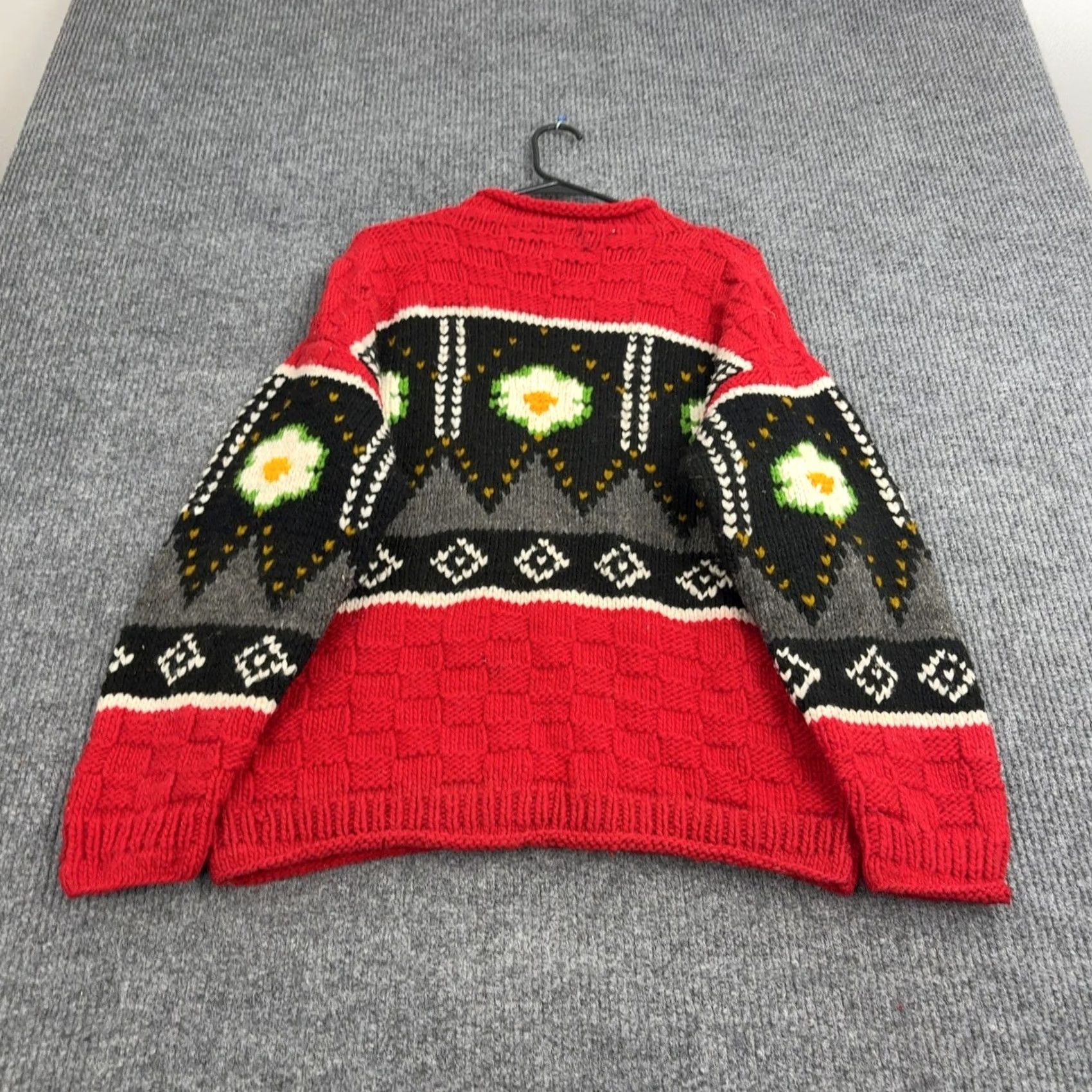 Vintage VINTAGE Handknit Sweater Mens L Red Wool Floral Geometric Chunky Boho Style Size US L / EU 52-54 / 3 - 7 Thumbnail