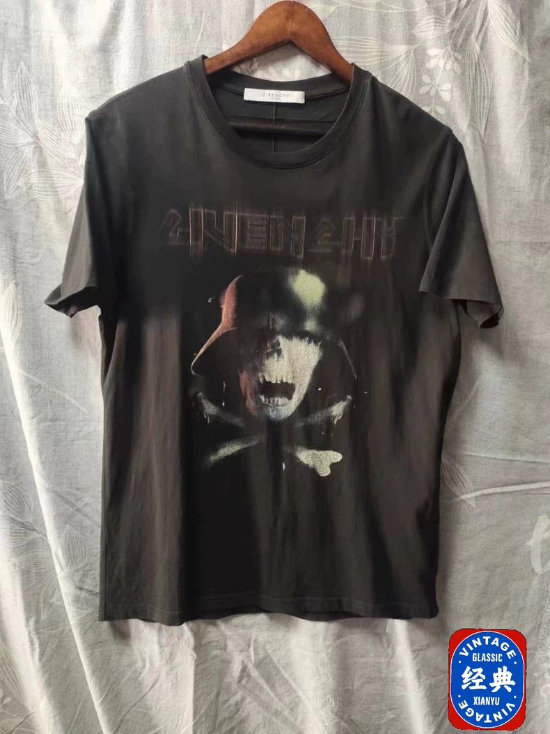 Givenchy Givenchy Letter logo knitwear, free shipping via SF Expres Size US XL / EU 56 / 4 - 1 Thumbnail