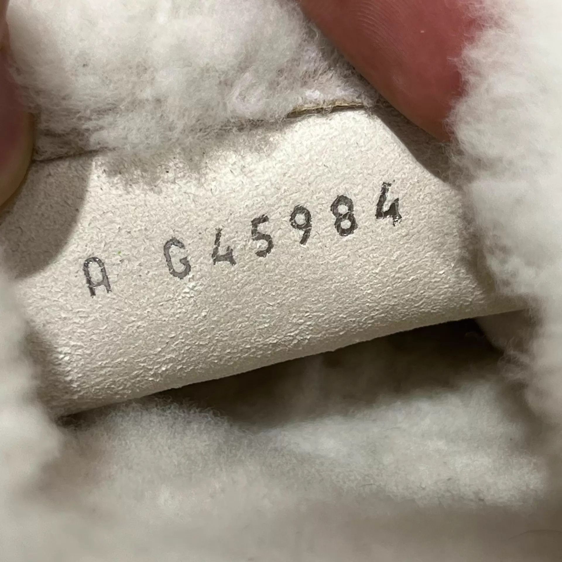 Chanel Chanel 24B white fur slides bag NWT try 36 YH25755 Size US 5.5 / IT 35.5 - 8 Thumbnail