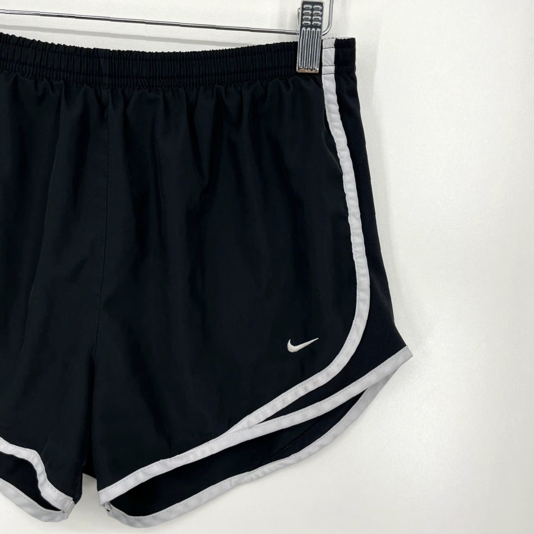 Nike Nike Active Shorts Women's M Black Lined Fit Dry Swoosh Logo Size 32" / US 10 / IT 46 - 3 Thumbnail