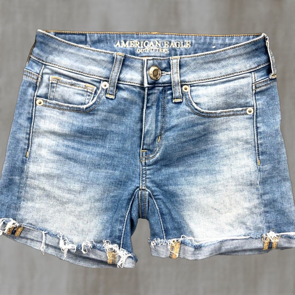 American Eagle Outfitters American Eagle Outfitters Shorts Women 00 Blue Denim Cut-Off Midi Faded Solid 5-Pocket Belk? (Brand clarified: American Eagle Outfitters) Size 24" / US 00 / IT 34 - 1 Thumbnail