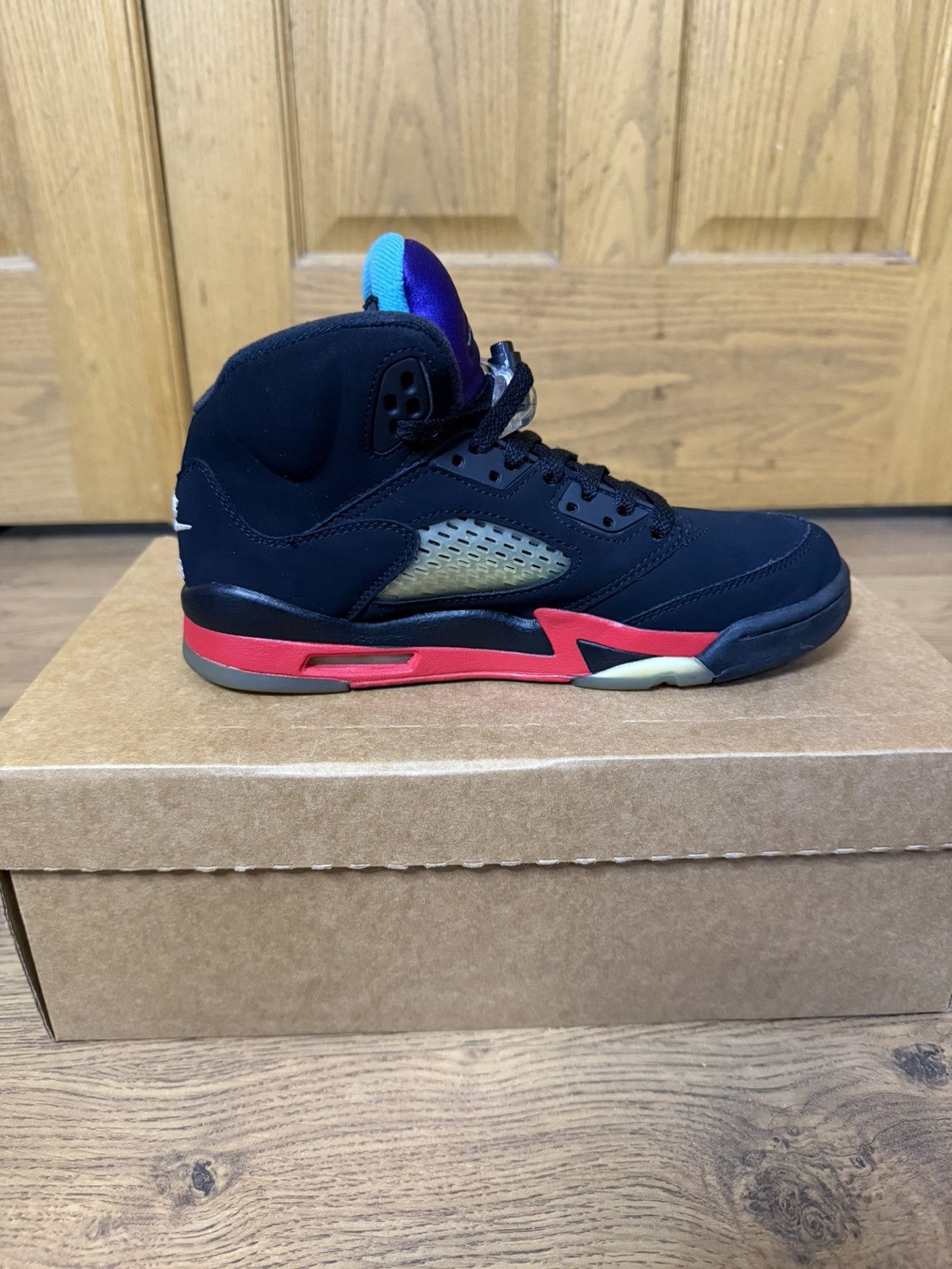 Jordan Brand Air Jordan 5 “Top 3” Size 5.5y Size US 5.5 / EU 38 - 3 Thumbnail