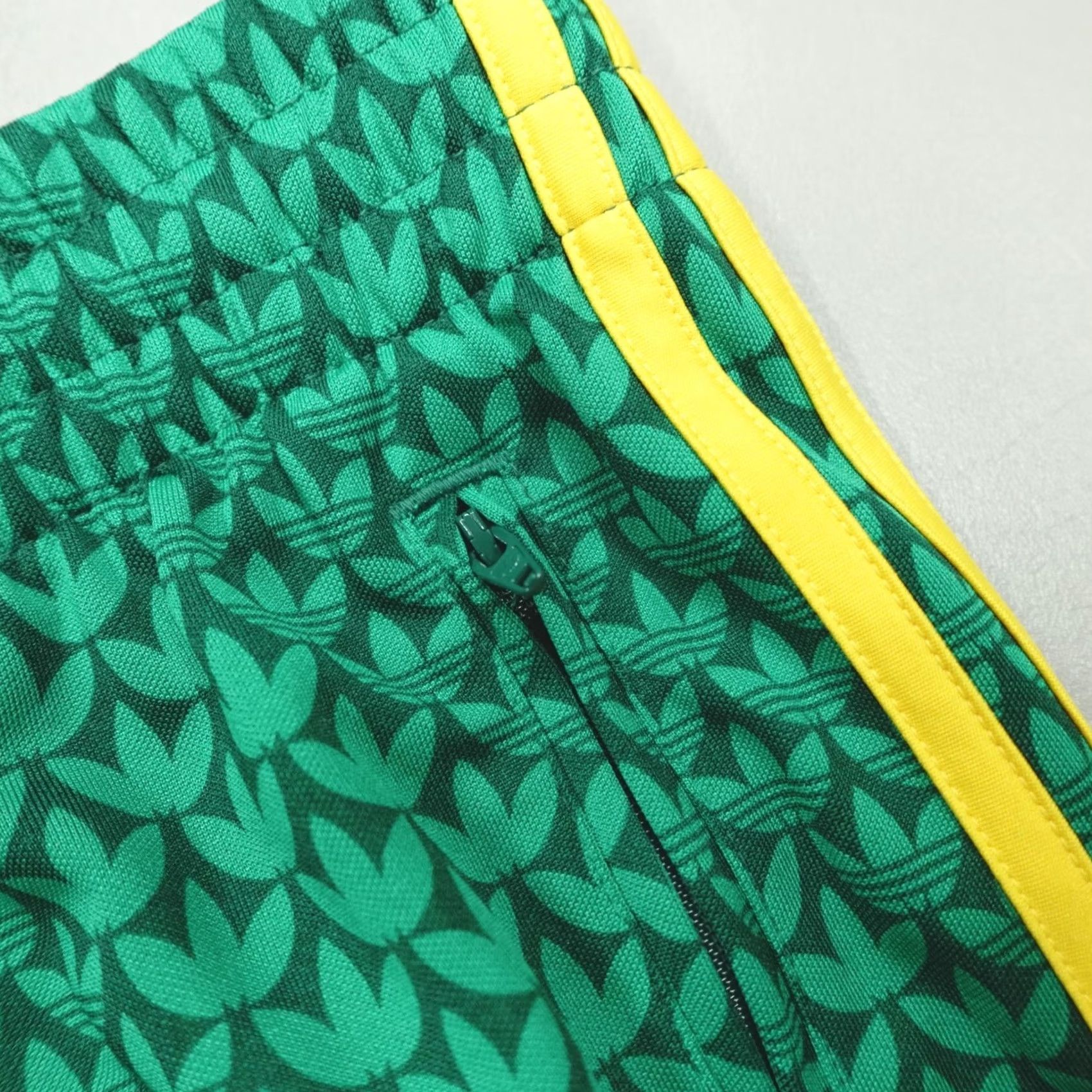 Adidas Adidas Originals Loose Fit Monogram Track Pants Men’s XL Green KD0396 Track Pants Size US 36 / EU 52 - 4 Thumbnail