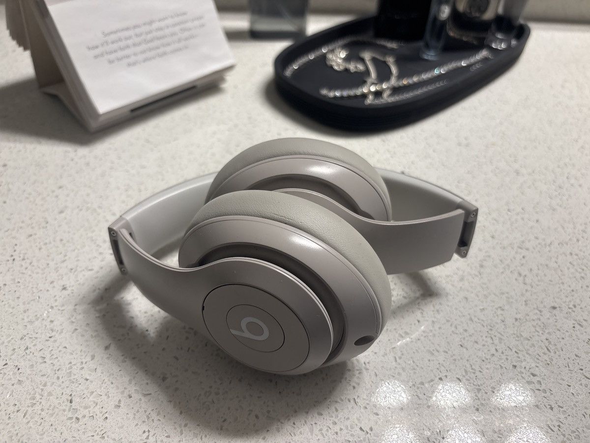 Beats By Dre × Colette × Kith KITH X COLETTE X BEATS BY DRE PILL+