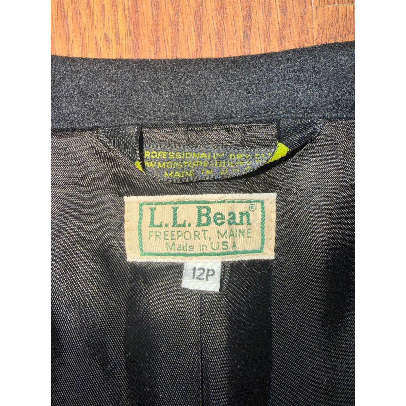 L.L. Bean Vintage L.L. Bean Black Wool Blazer – Petite 12P Size XL / US 12-14 / IT 48-50 - 3 Thumbnail