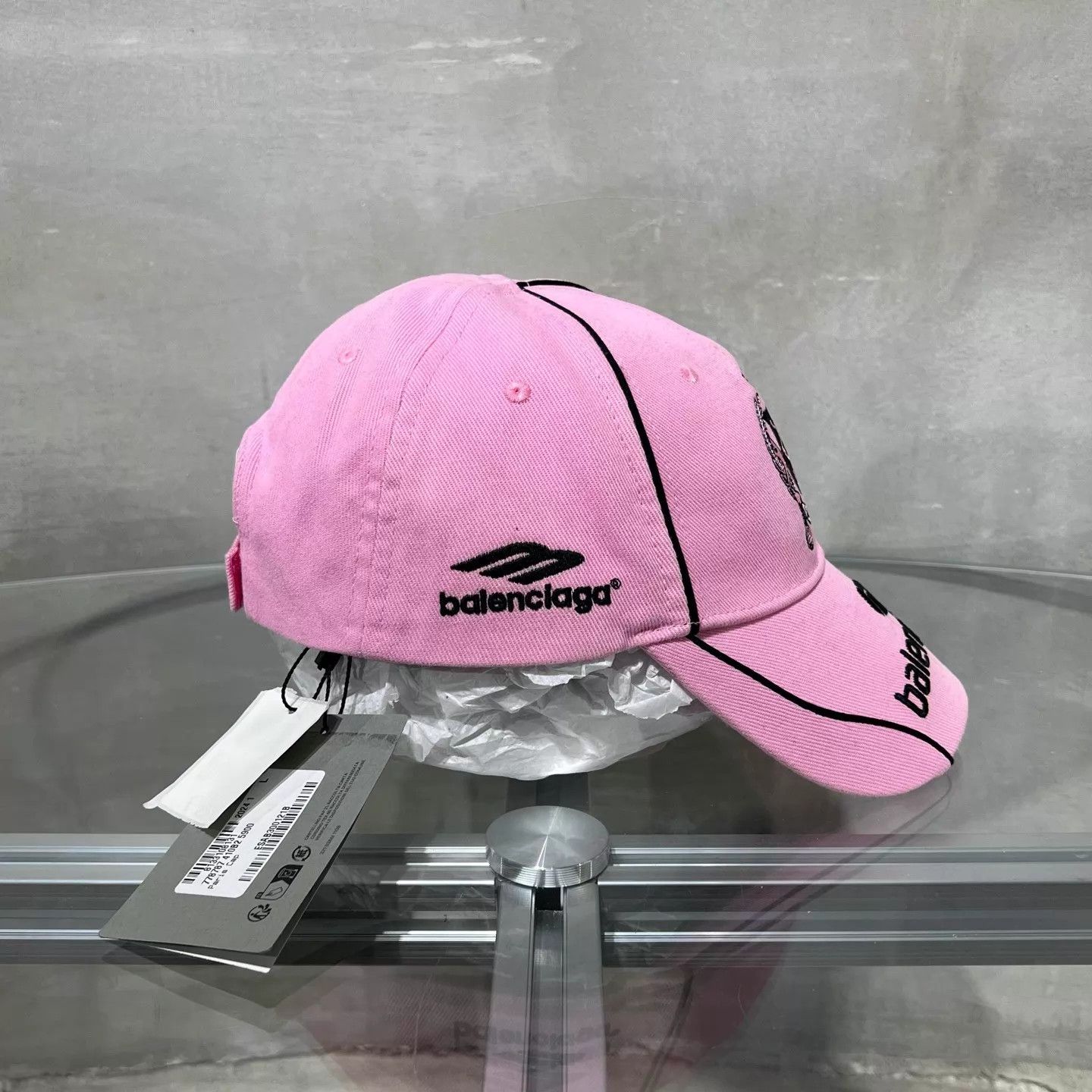 Balenciaga Balenciaga Man Utd Embroidered Pink Baseball Cap NWT Size ONE SIZE - 3 Thumbnail