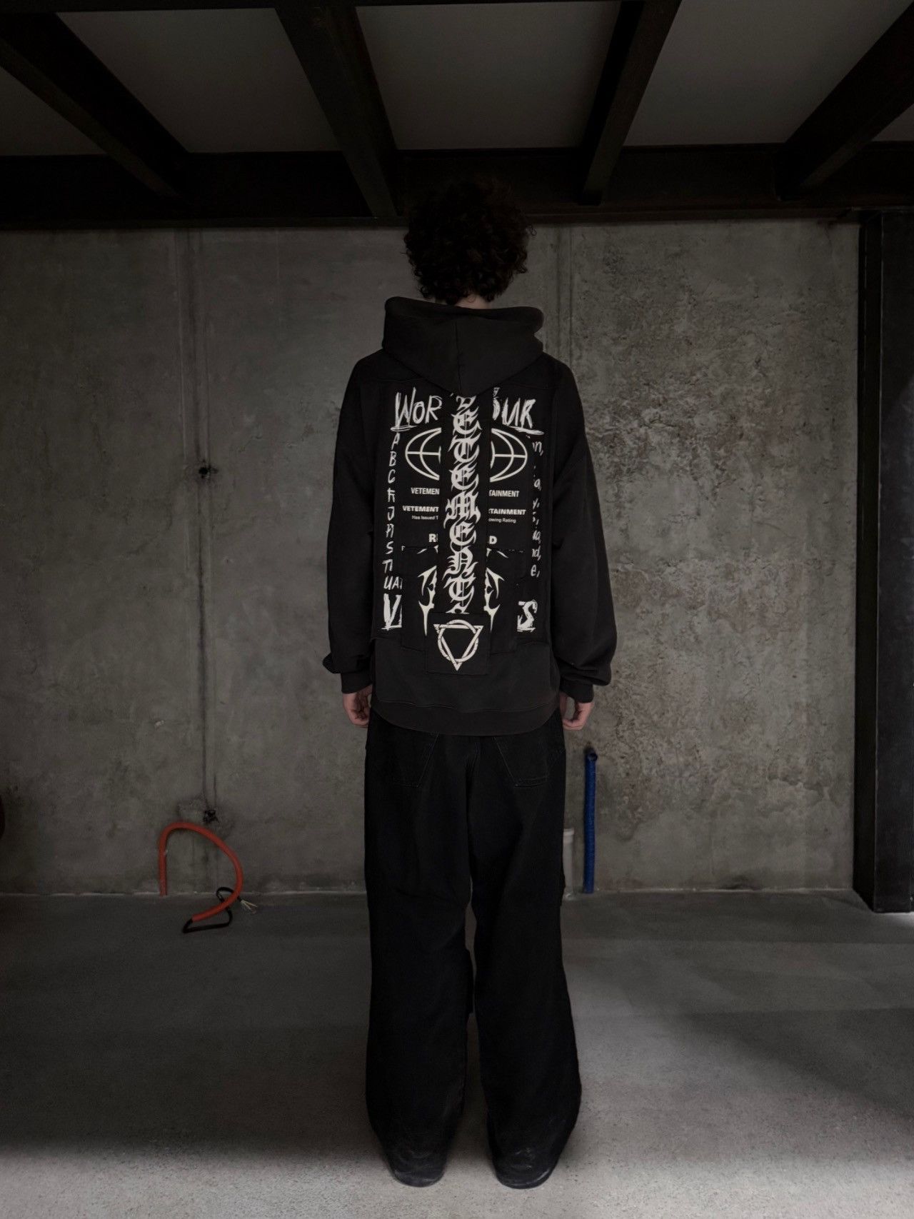 Vetements VETEMENTS Hardcore Patch Hoodie Size US L / EU 52-54 / 3 - 4 Thumbnail
