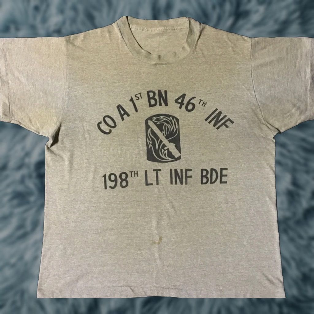 CO VINTAGE 80s CO 1st BN 46th INF 198th LT INF BDE Faded Shirt M Military Army Grunge Shirt Mens M Gray 80s 90s Military USA USA Grunge/Distressed Shirt Size US M / EU 48-50 / 2 - 1 Thumbnail