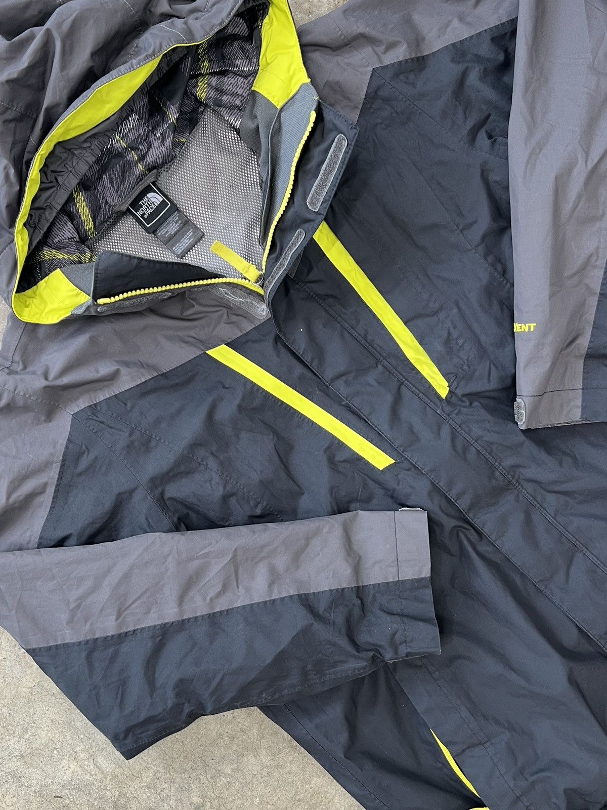 The North Face Weather Proof Full Zip Jacket Boys Large