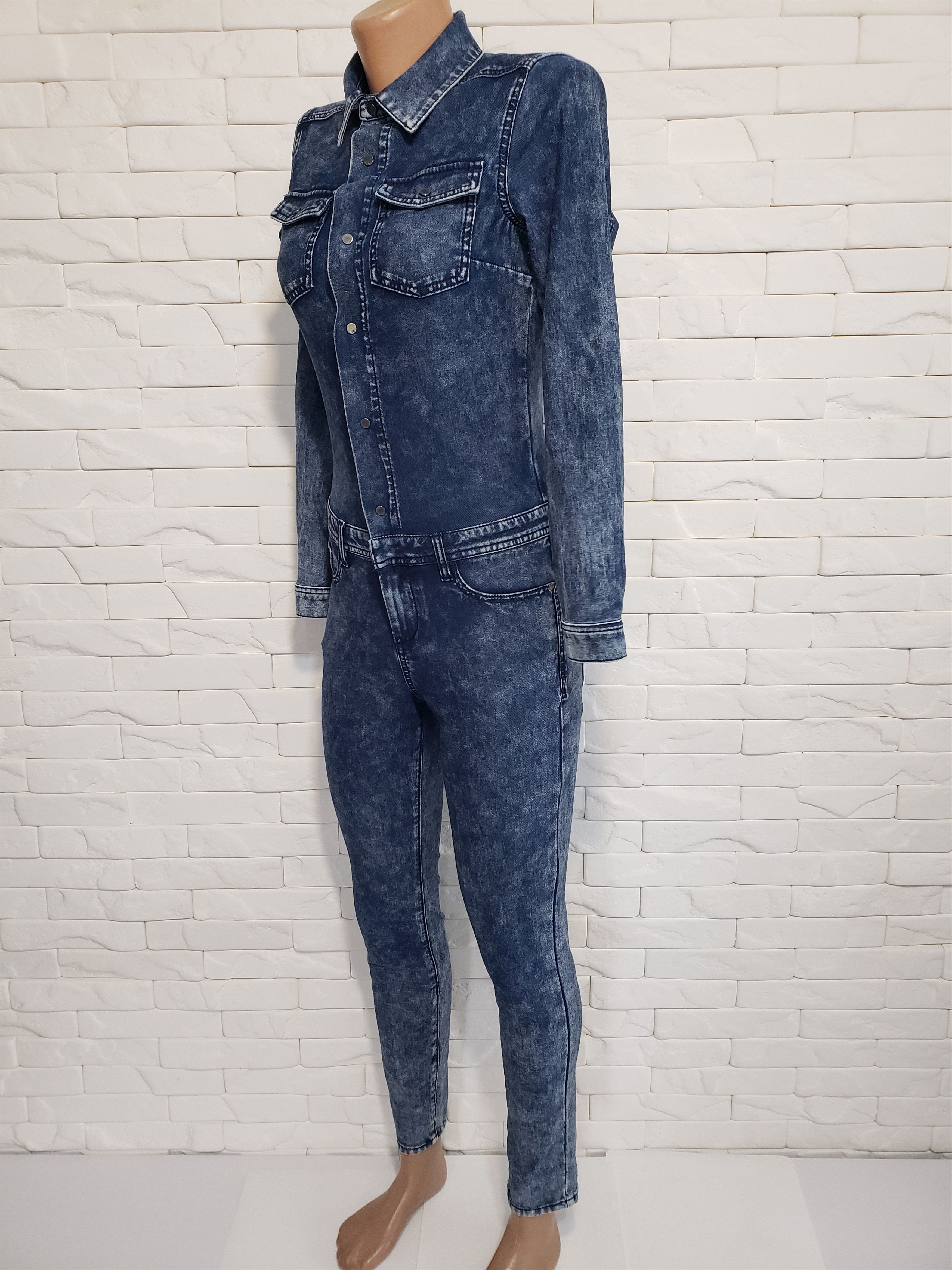 Denim & Co. Women's blue jumpsuit made of wonderful denim. Size 33" - 2 Thumbnail