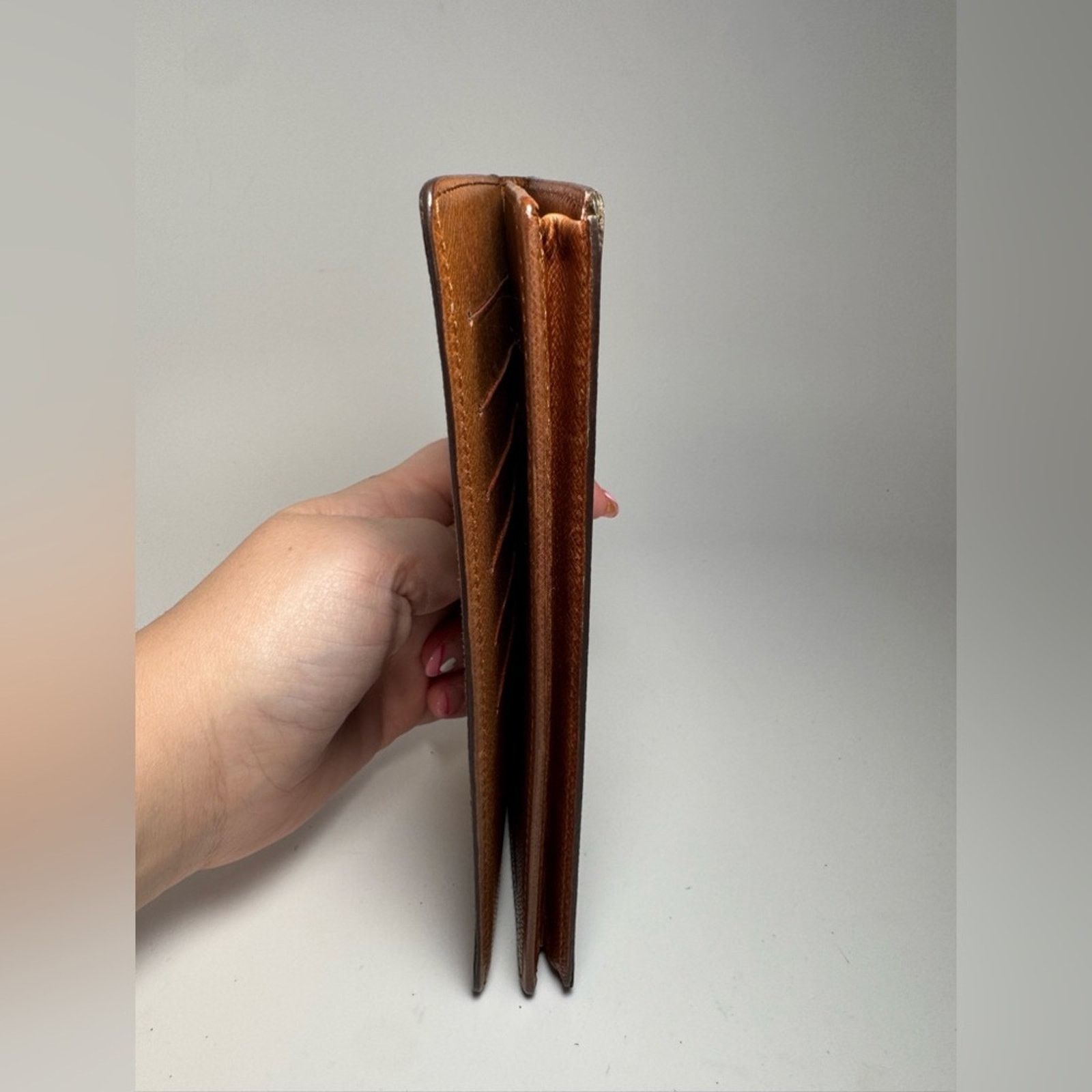 Louis Vuitton Louis Vuitton Monogram Portes Cartes Wallet/Passport Cover Size ONE SIZE - 14 Thumbnail