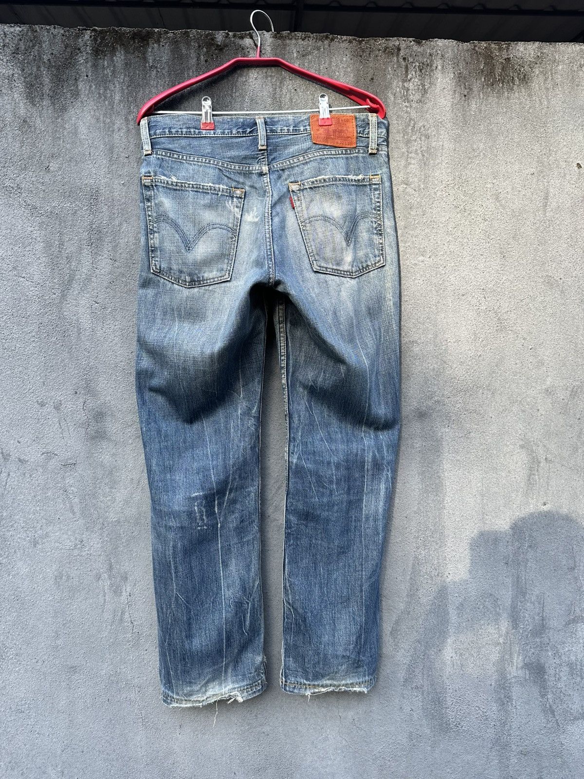 Levi's Vintage Clothing 👹Vintage THRASHED Levi’s 502 Baggy Jeans Size US 31 - 2 Thumbnail